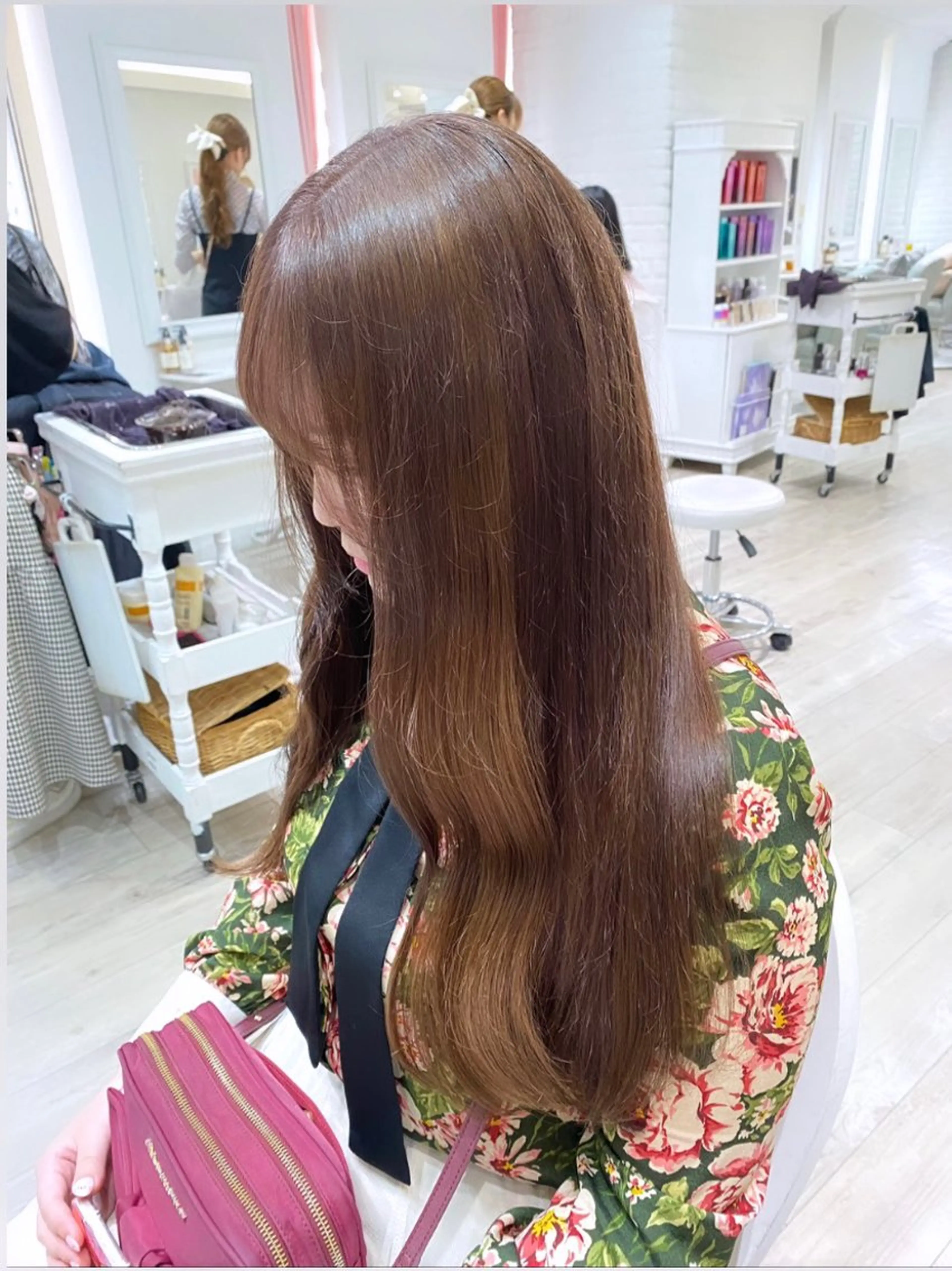 ロング カラー ブリーチ ブラウンカラー チョコレートブラウン ヘアカラー トリートメント 暖色カラー✨️ 門内 梨真のヘアスタイル