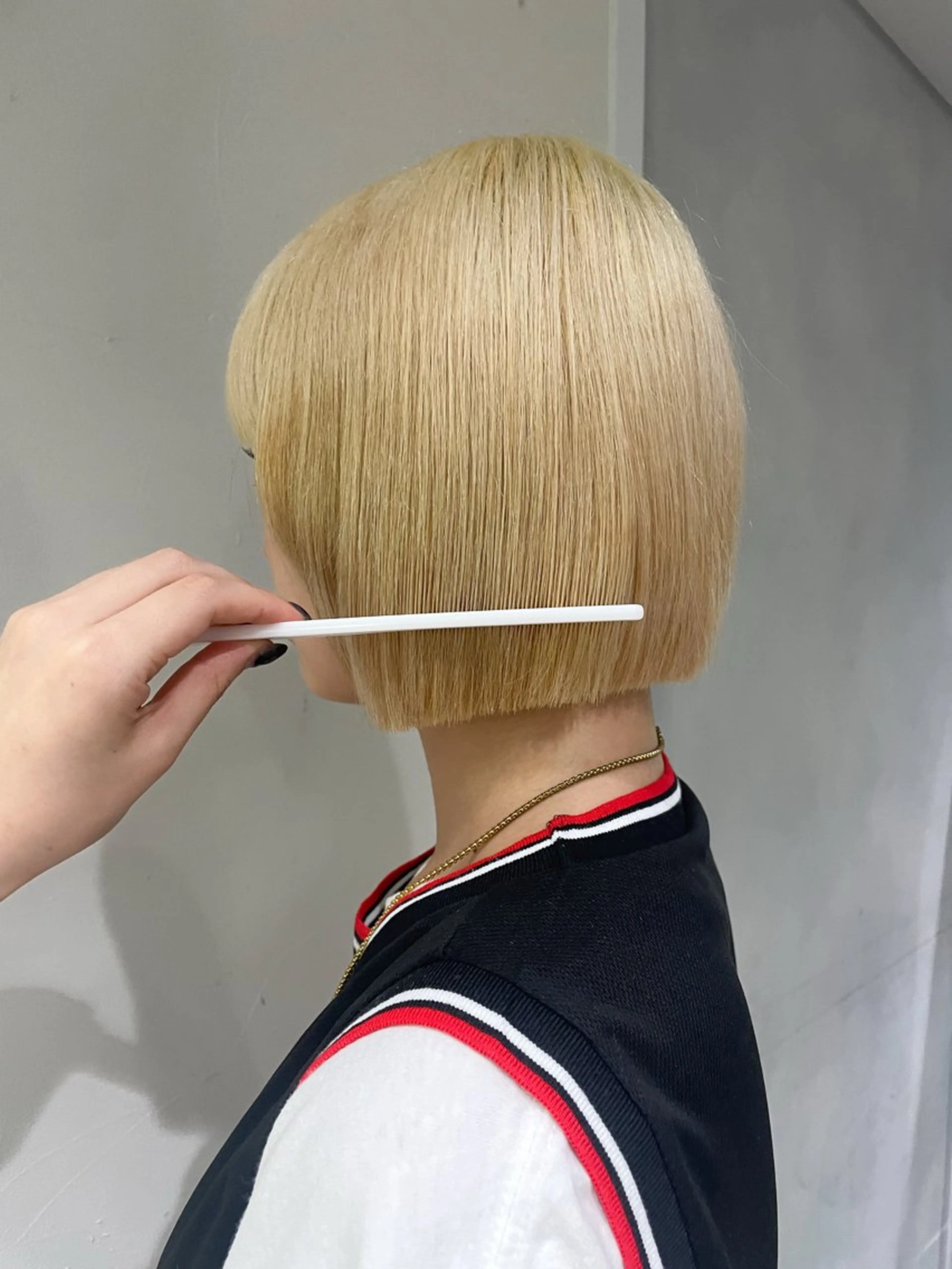 ショート ボブ カット×ブリーチカ ラー‪/yuNa🩶のヘアスタイル