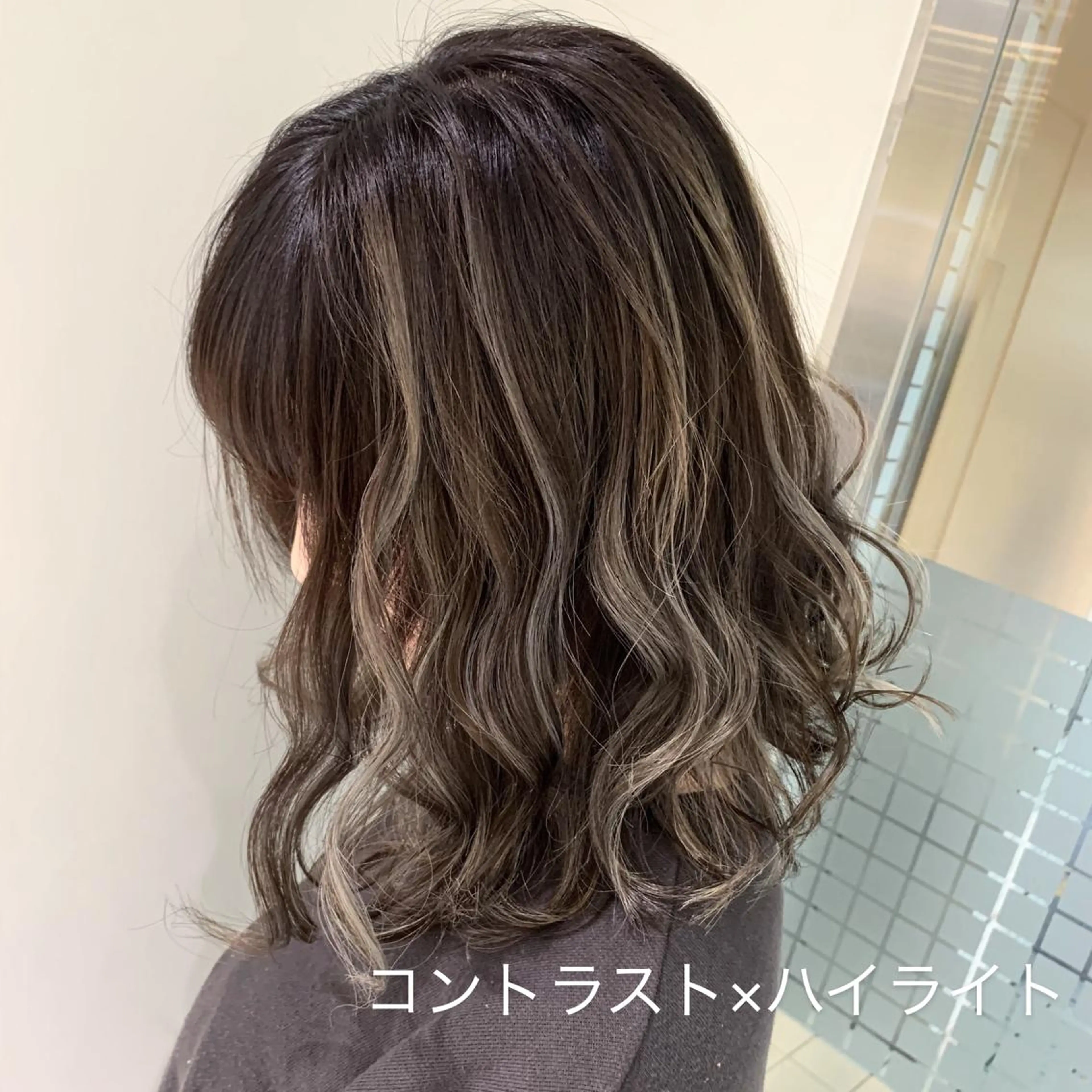 ミディアム カラー ハイライトカラー ハイライト カット ヘアカラー ブリーチ/バレイヤ ージュ川端裕司のヘアスタイル