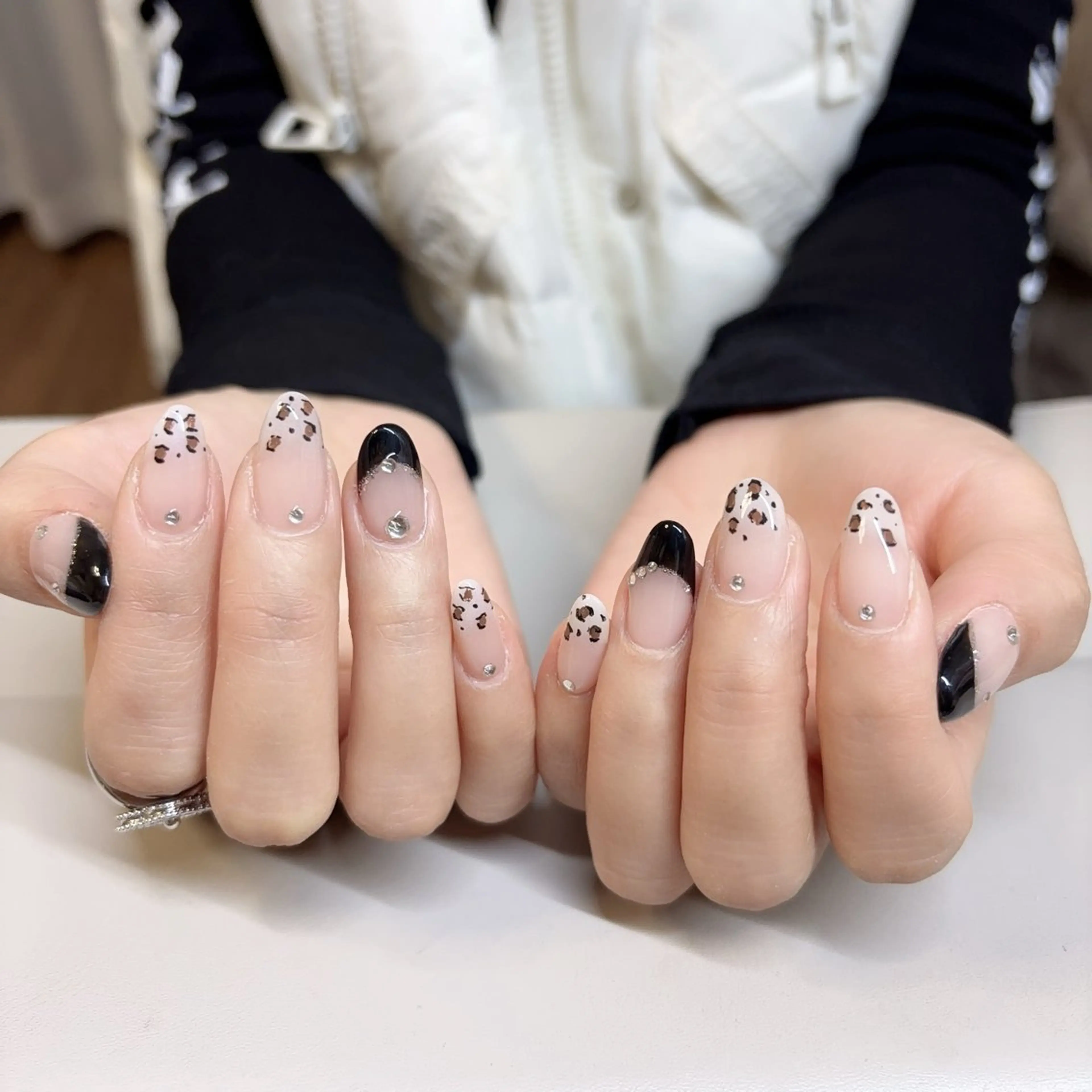 ネイル アニマル柄 アートネイル オーロラネイル べっ甲ネイル ブラウン Rika Nail ellaのネイルデザイン