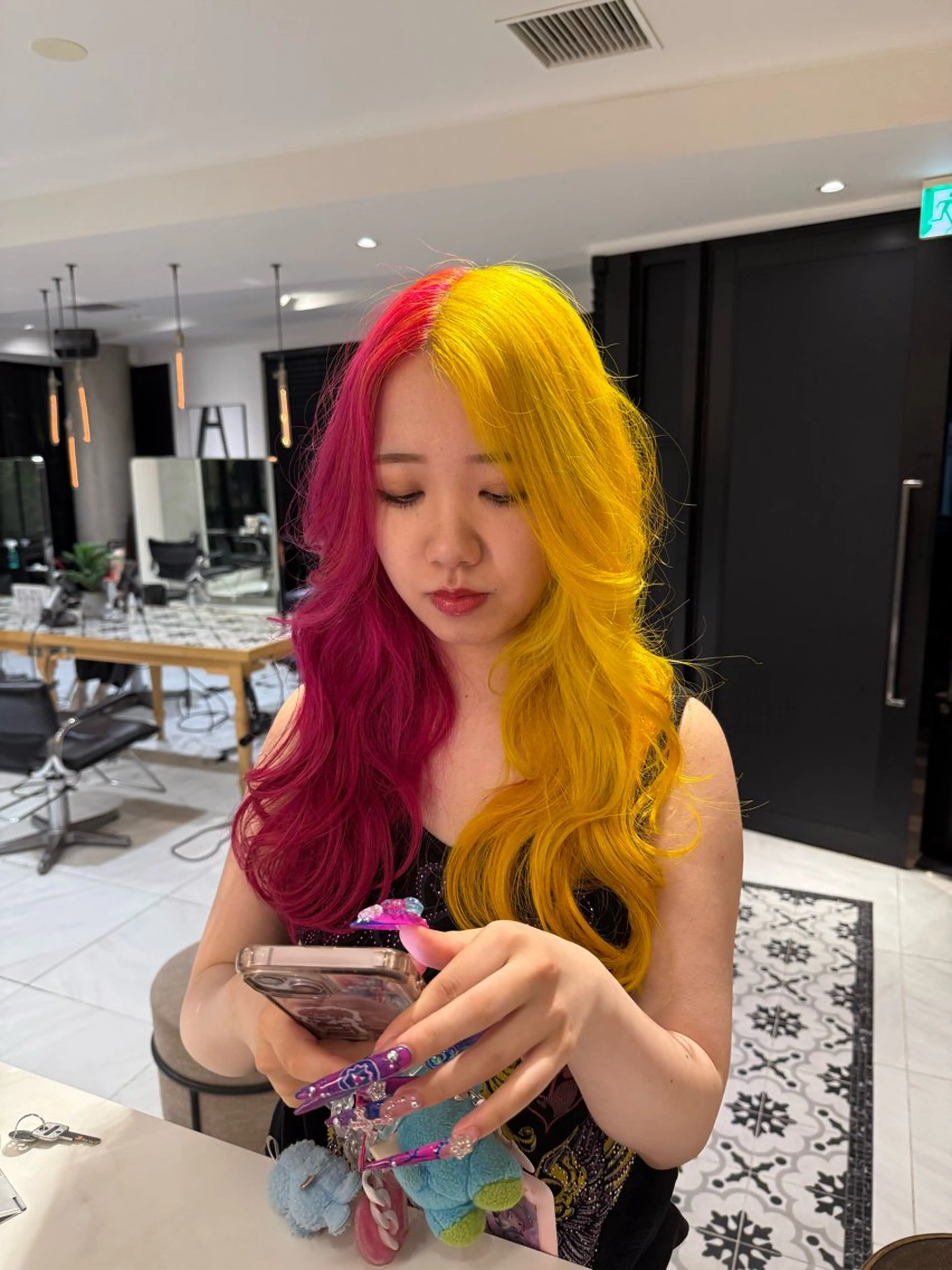 ロング カラー ブリーチ デザインカラー ヘアカラー トリートメント ヘッドスパ 艶髪/ロングモデル 募集🫧terukaのヘアスタイル