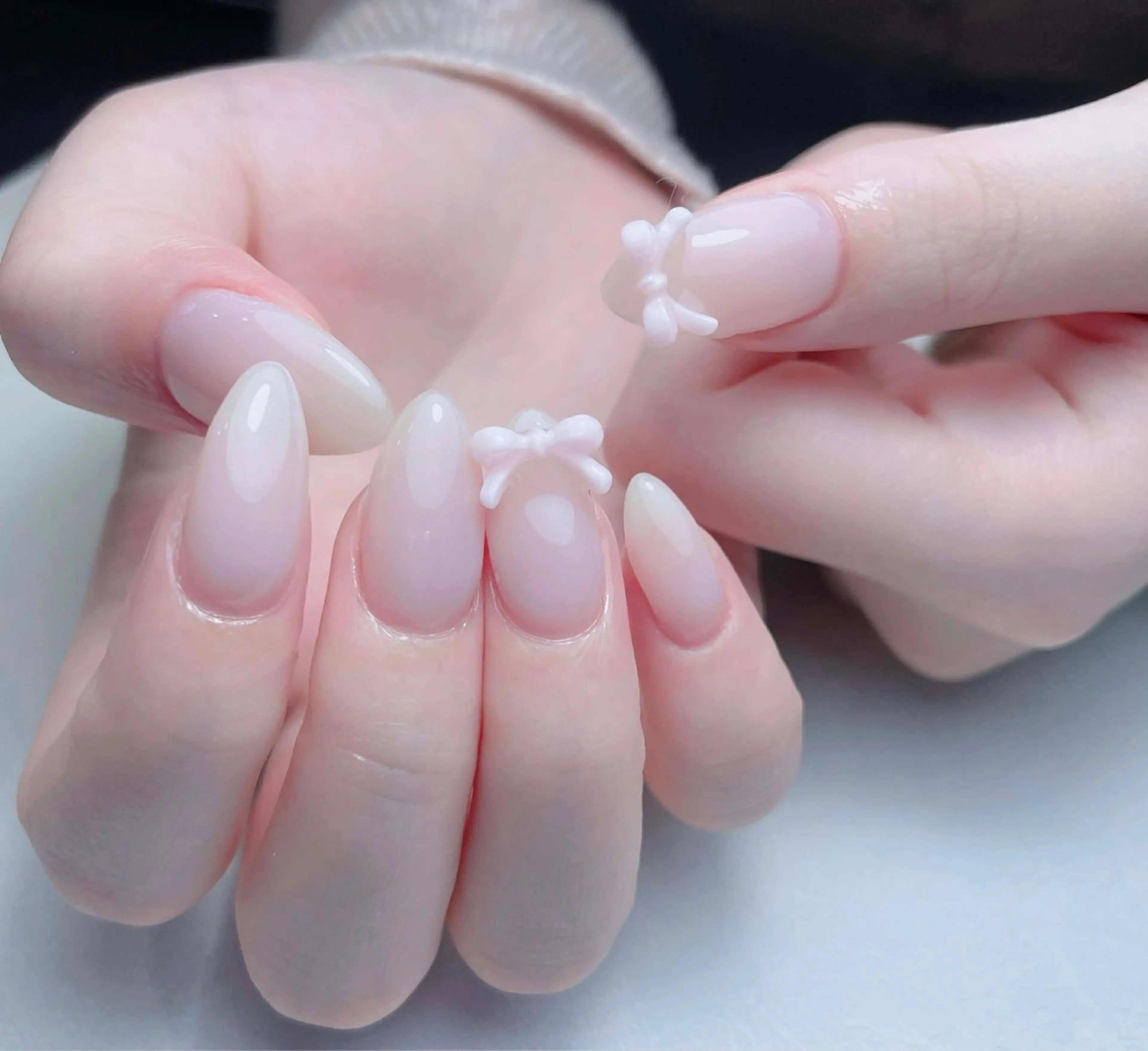 ネイル オーロラネイル フットネイル フレンチネイル ジェルネイル ガラスフレンチ ハンドネイル 中野駅から2分 MEO NAILのネイルデザイン