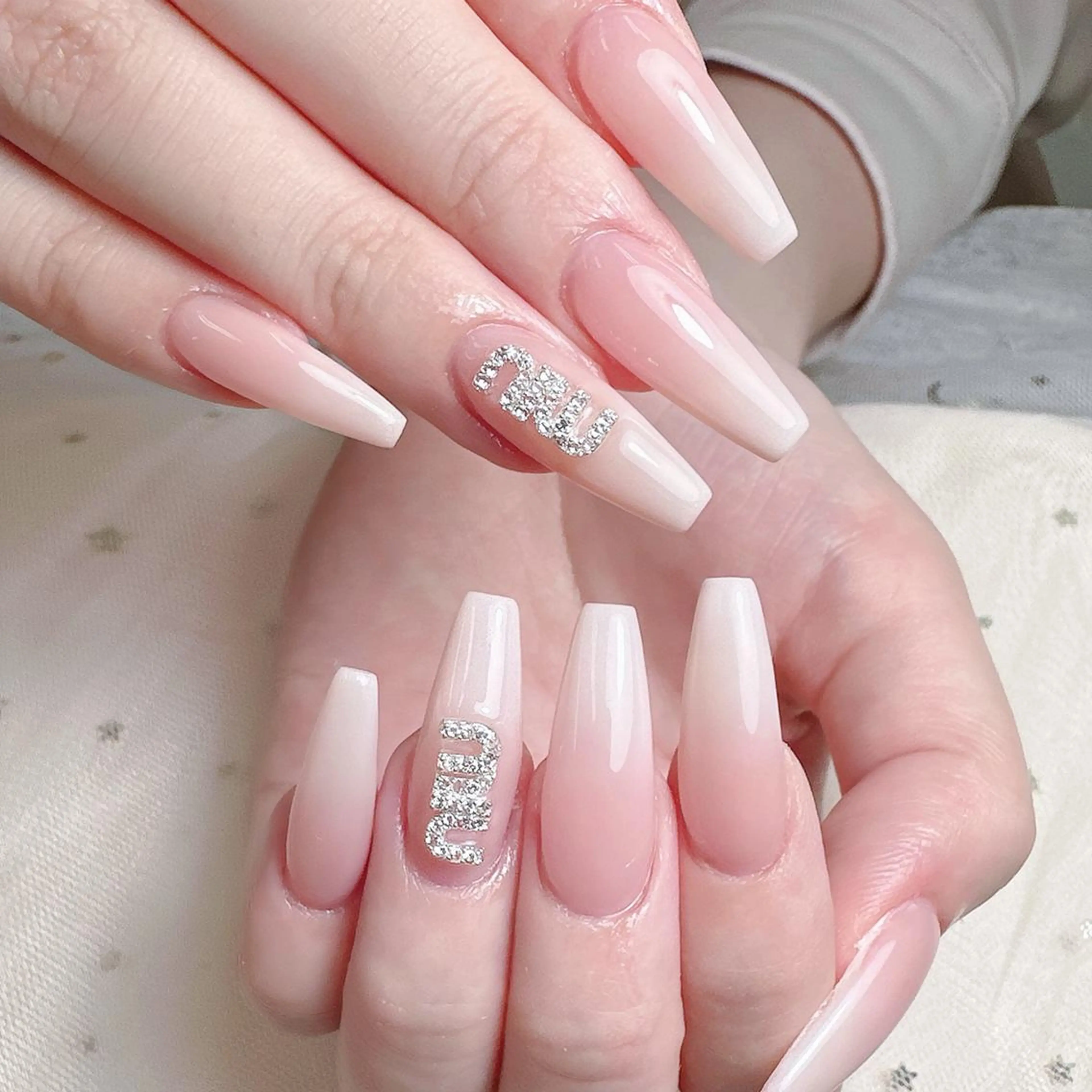 ⋆ᖭི༏ᖫྀ⋆【チップ長さだし】フレンチ&カラーグラデーシュン*ੈ✩‧₊˚ ✨の写真