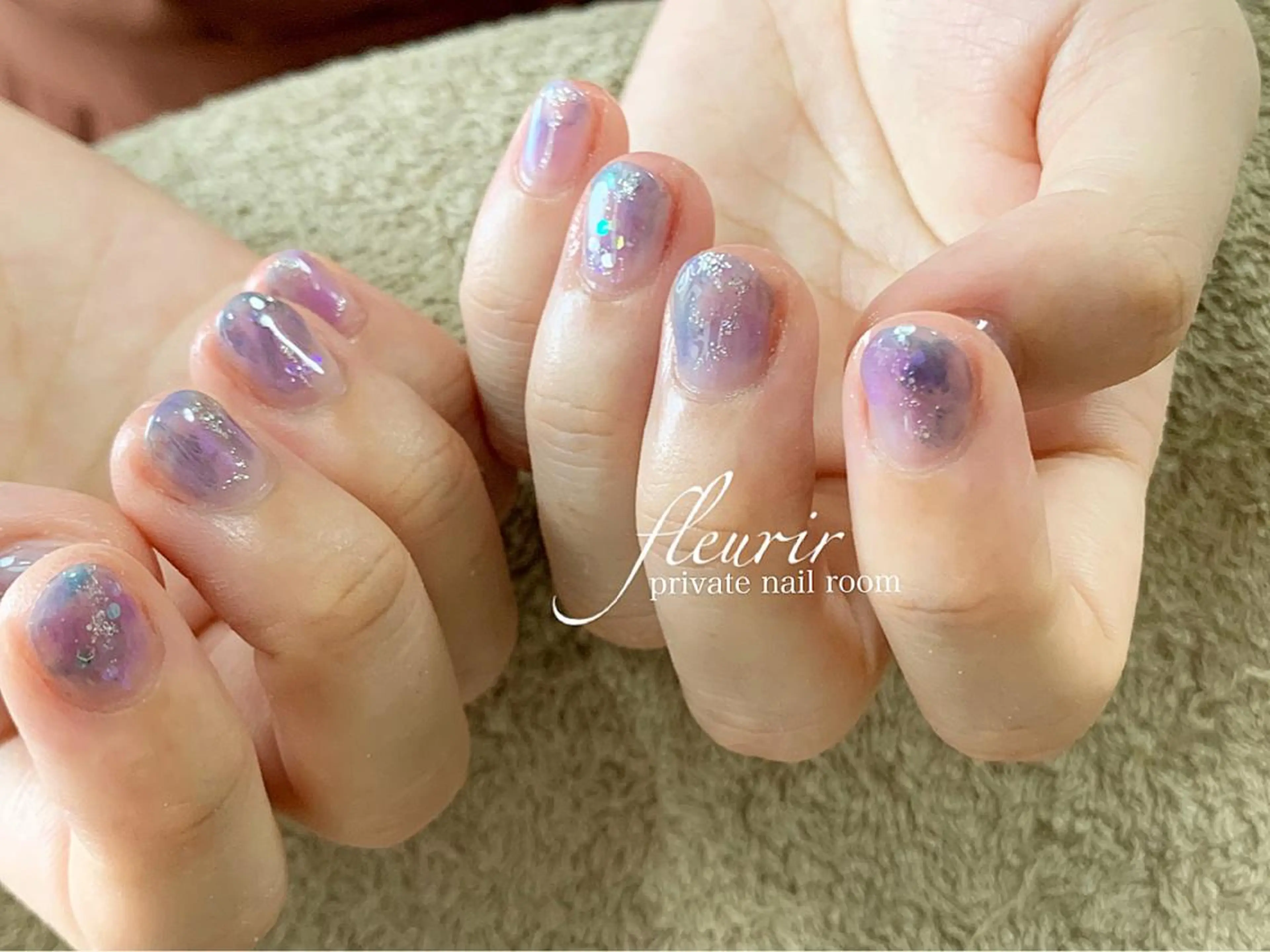 ネイル ホログラムネイル ラメ(グリッター) ネイビー パープル フルリール 【プライベートサロンのネイルデザイン