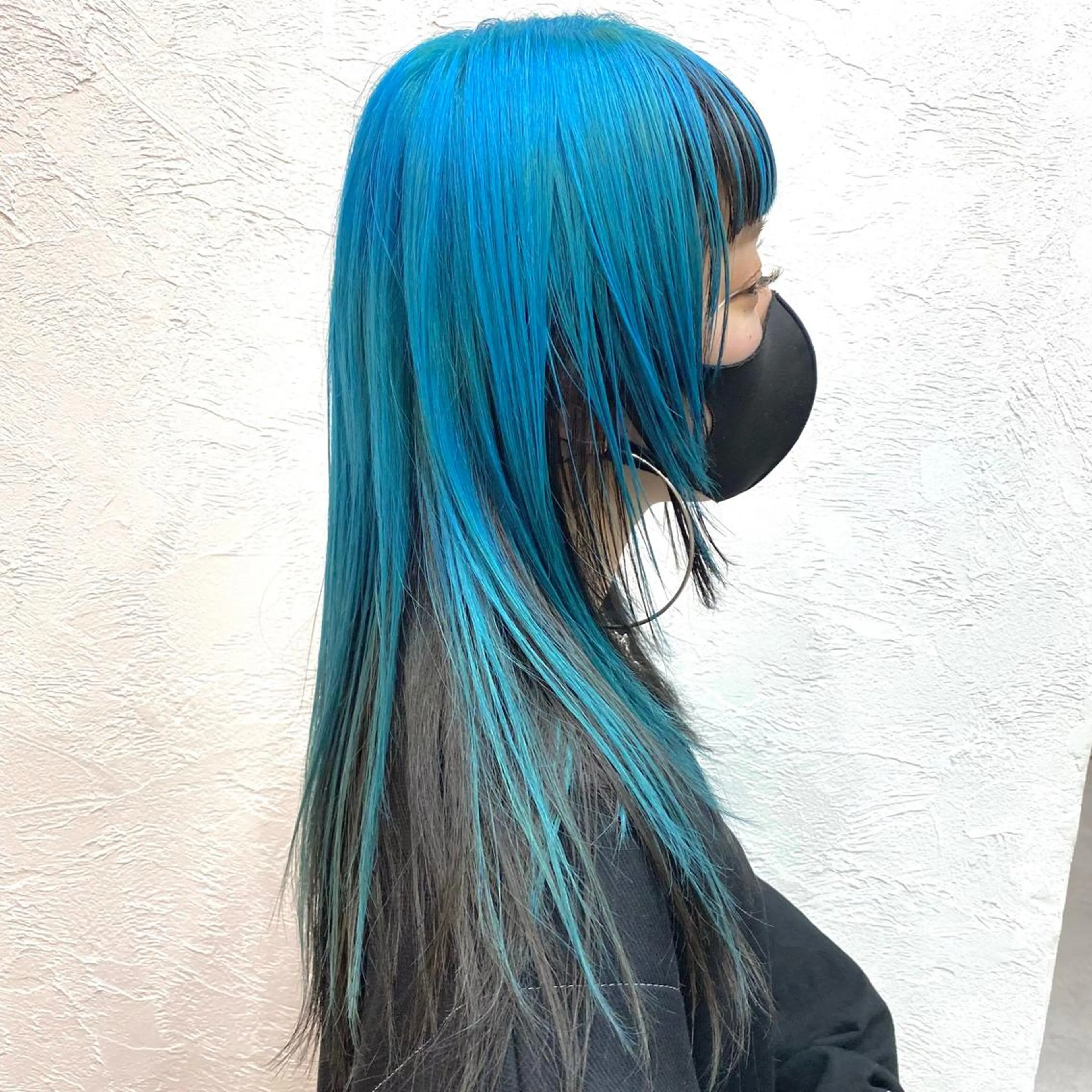 ミディアム カラー ブリーチ ブルーカラー ケアブリーチ 透明感カラー インナーカラー 中田 敏明のヘアスタイル