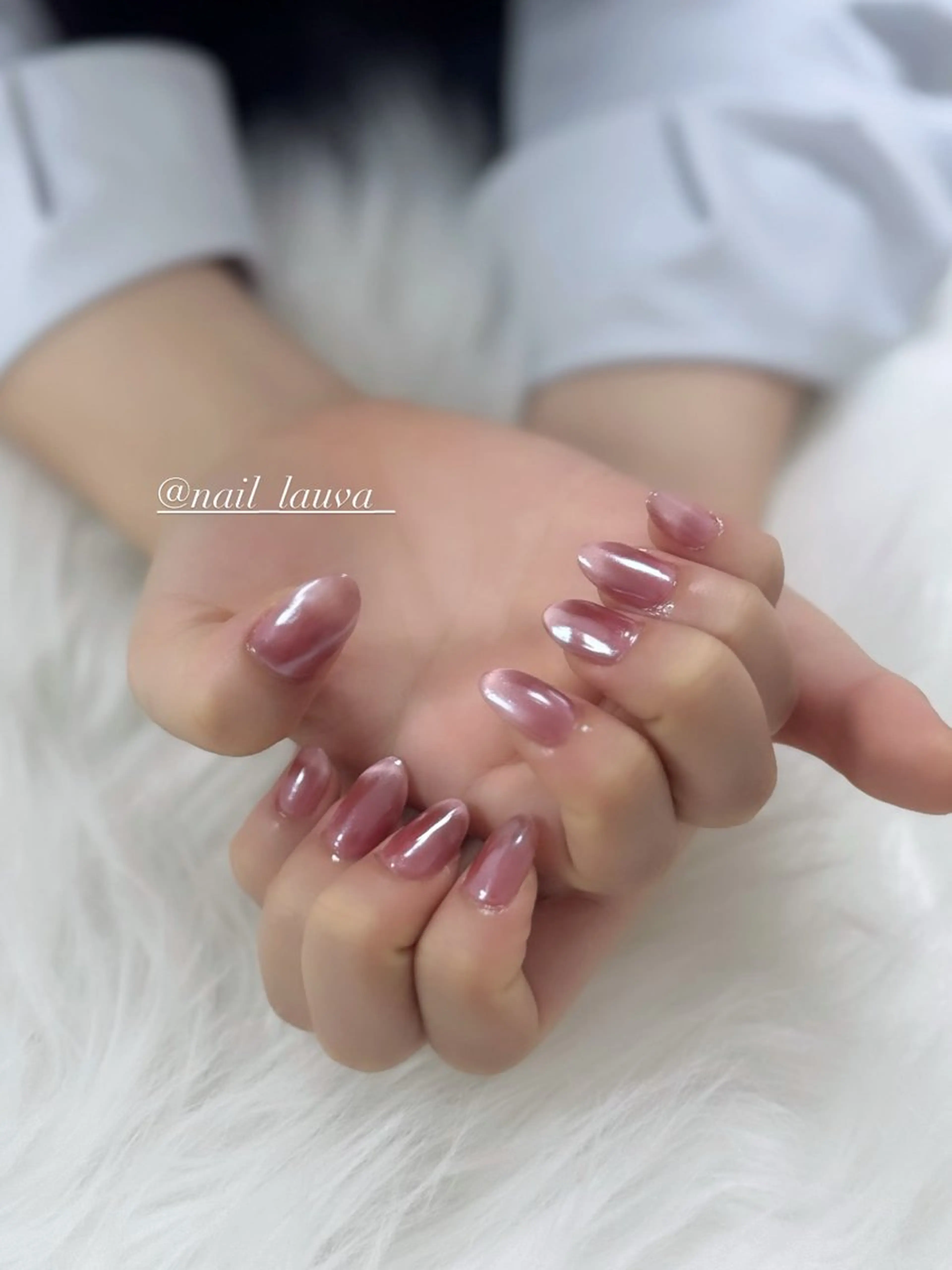 ネイル オーロラネイル マグネットネイル マグネットワンカラー ワンカラーネイル nailsalon lauvaのネイルデザイン
