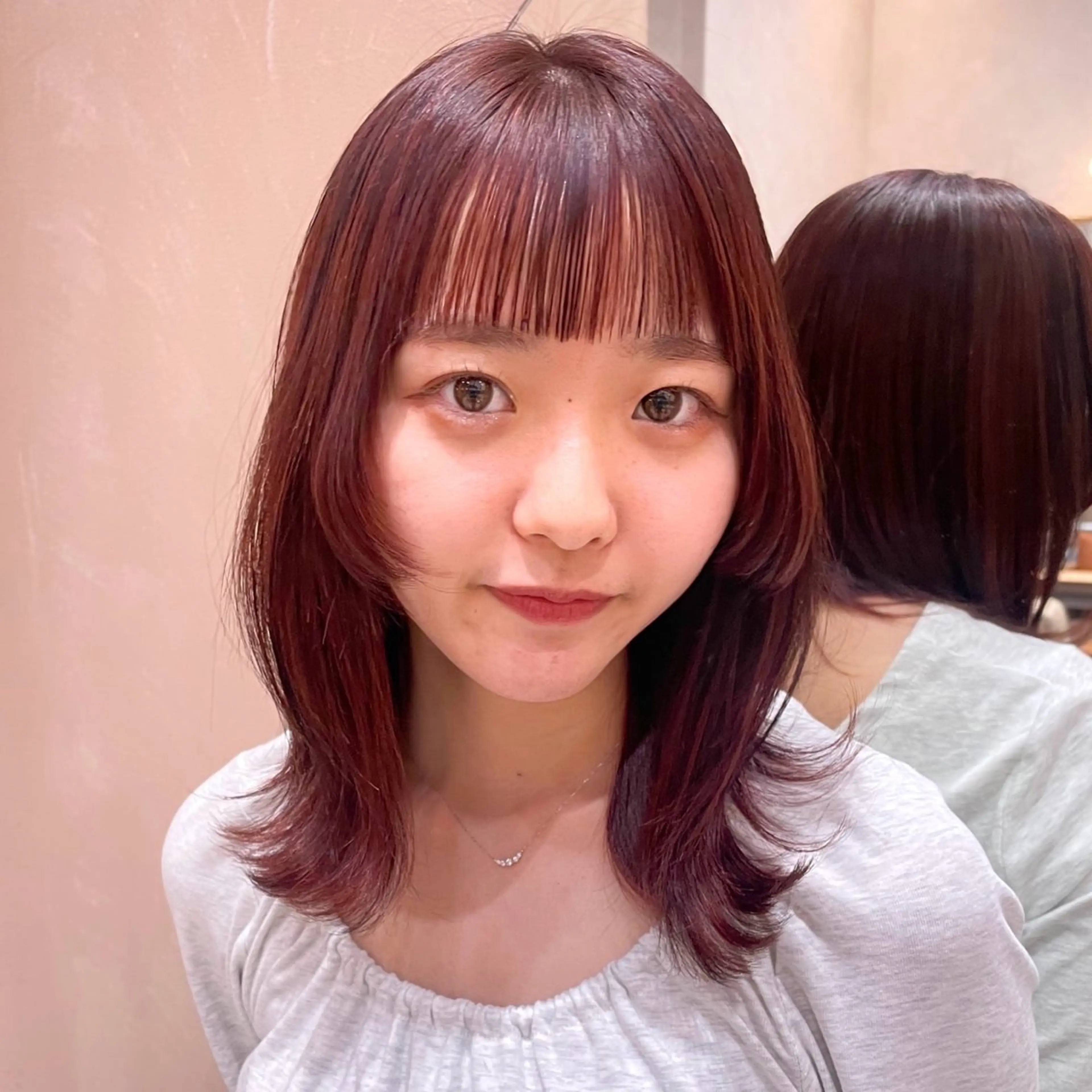 ミディアム カラー ブリーチ ブリーチなしカラー ピンクカラー レッドカラー ヘアカラー レイヤー/柔らか 透明感カラー/ゆきなのヘアスタイル