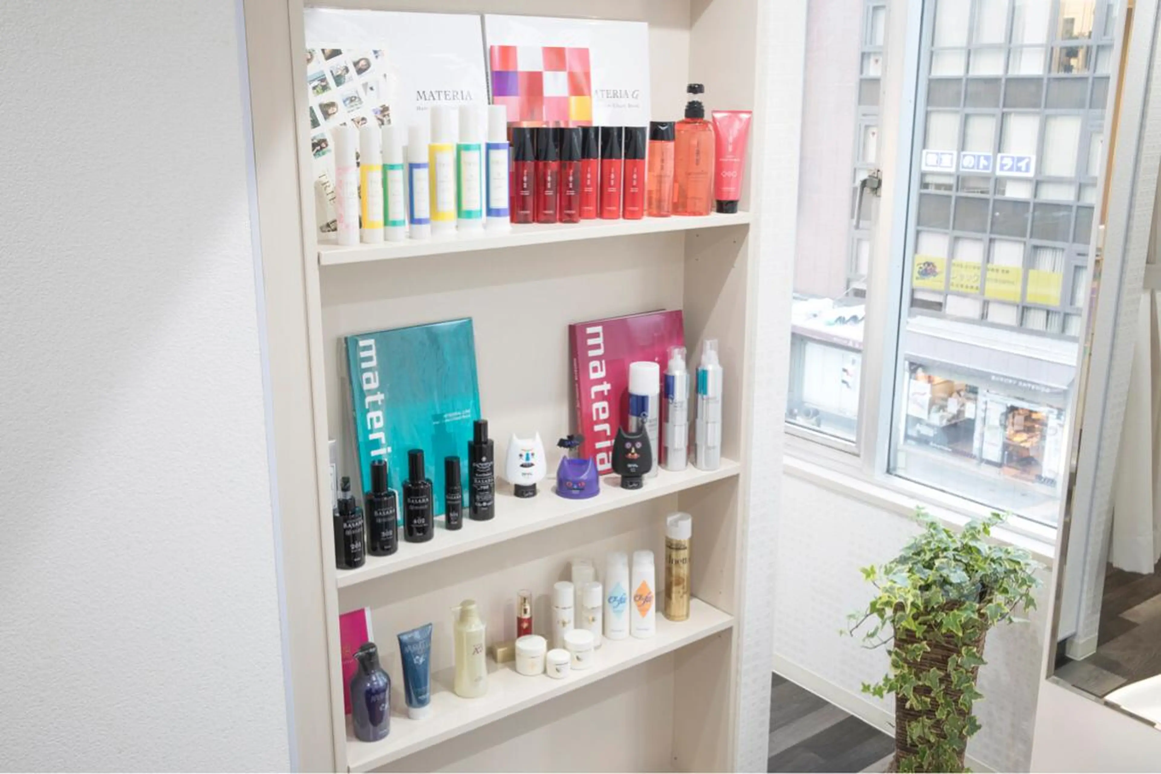 セミロング カラー パーマ ヘアアレンジ ヘアサロン オーファ予約係の眉毛・アイブロウイメージ