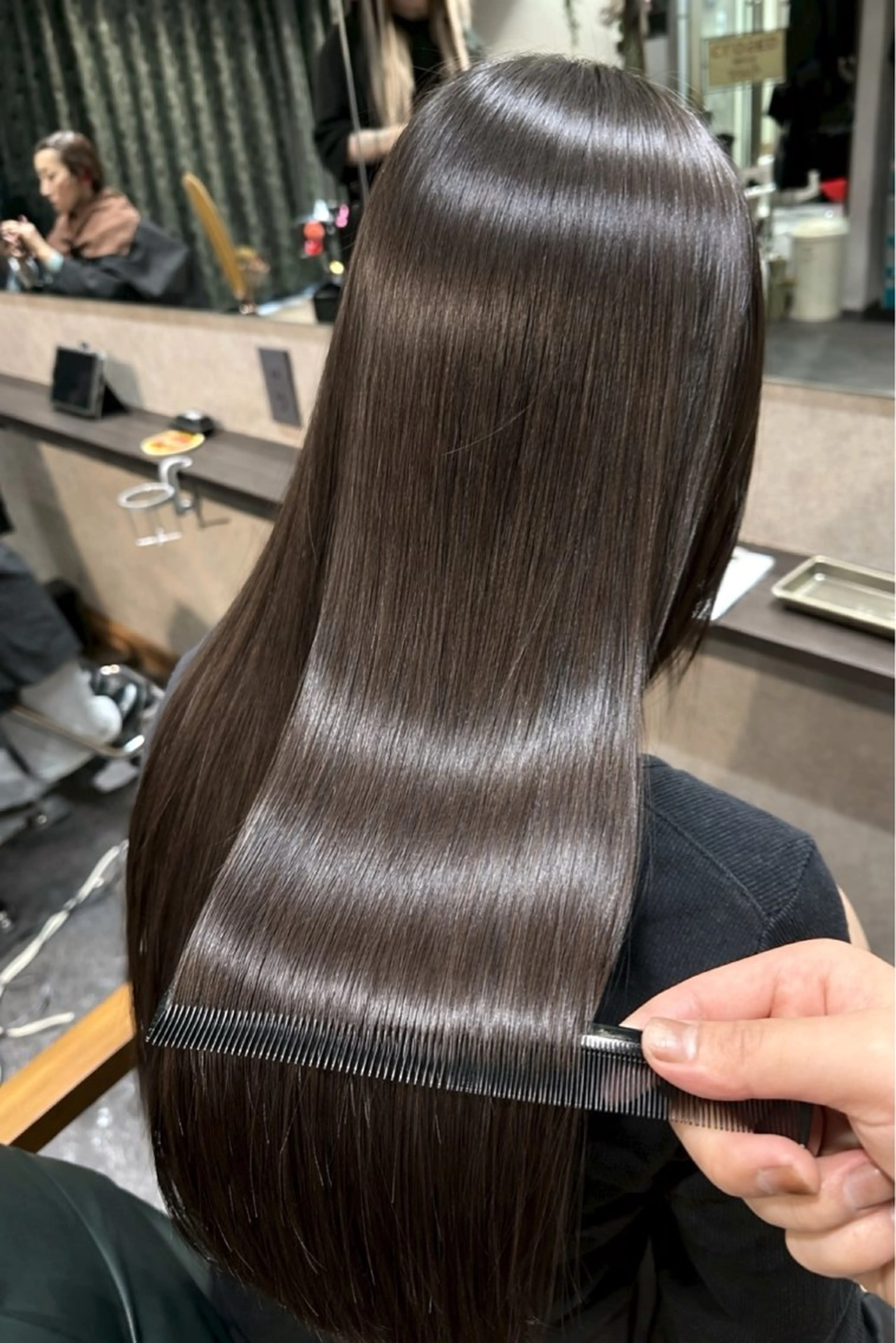 カット トリートメント ravens デザインカラーのヘアスタイル