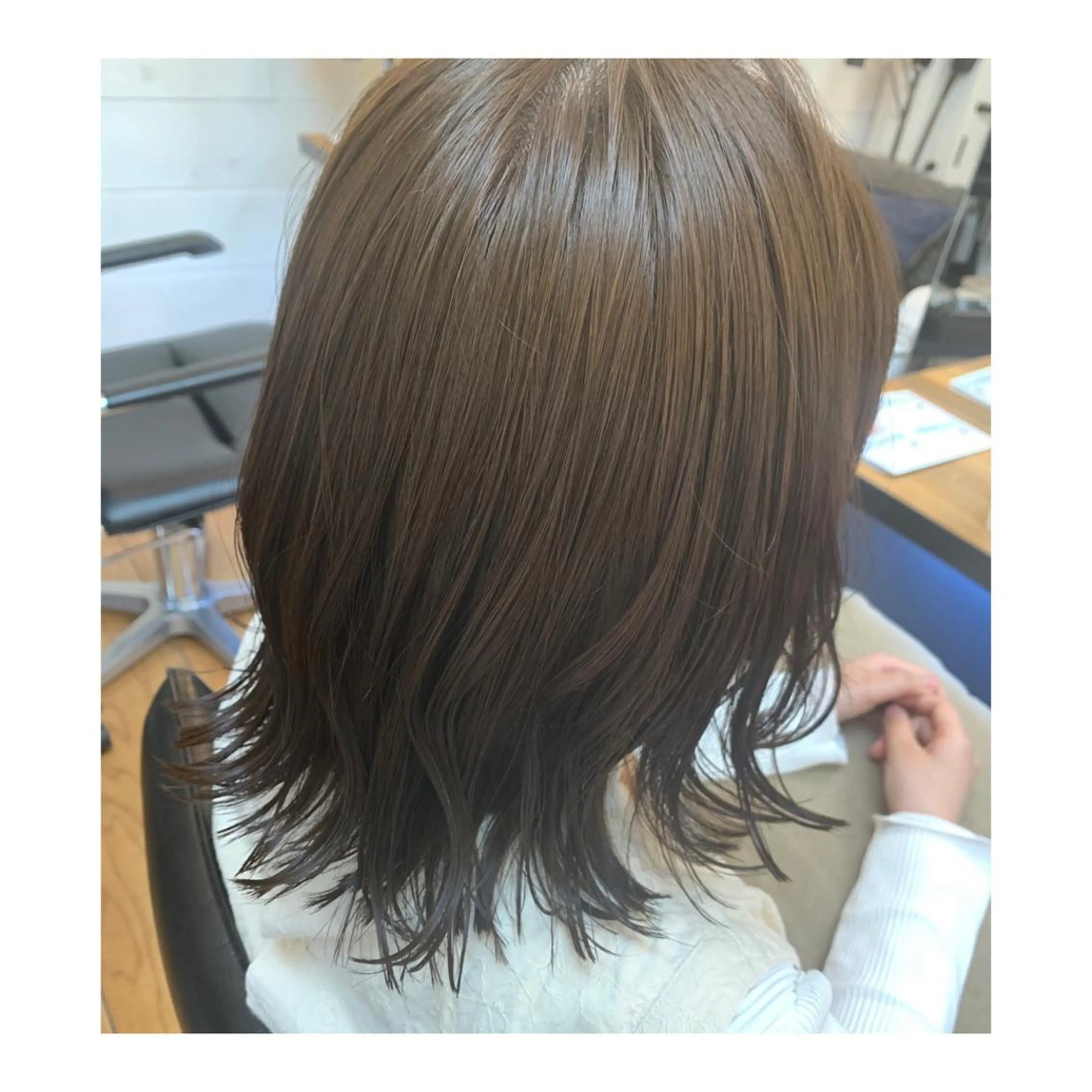 ミディアム カラー アッシュ Lagom なかだのヘアスタイル