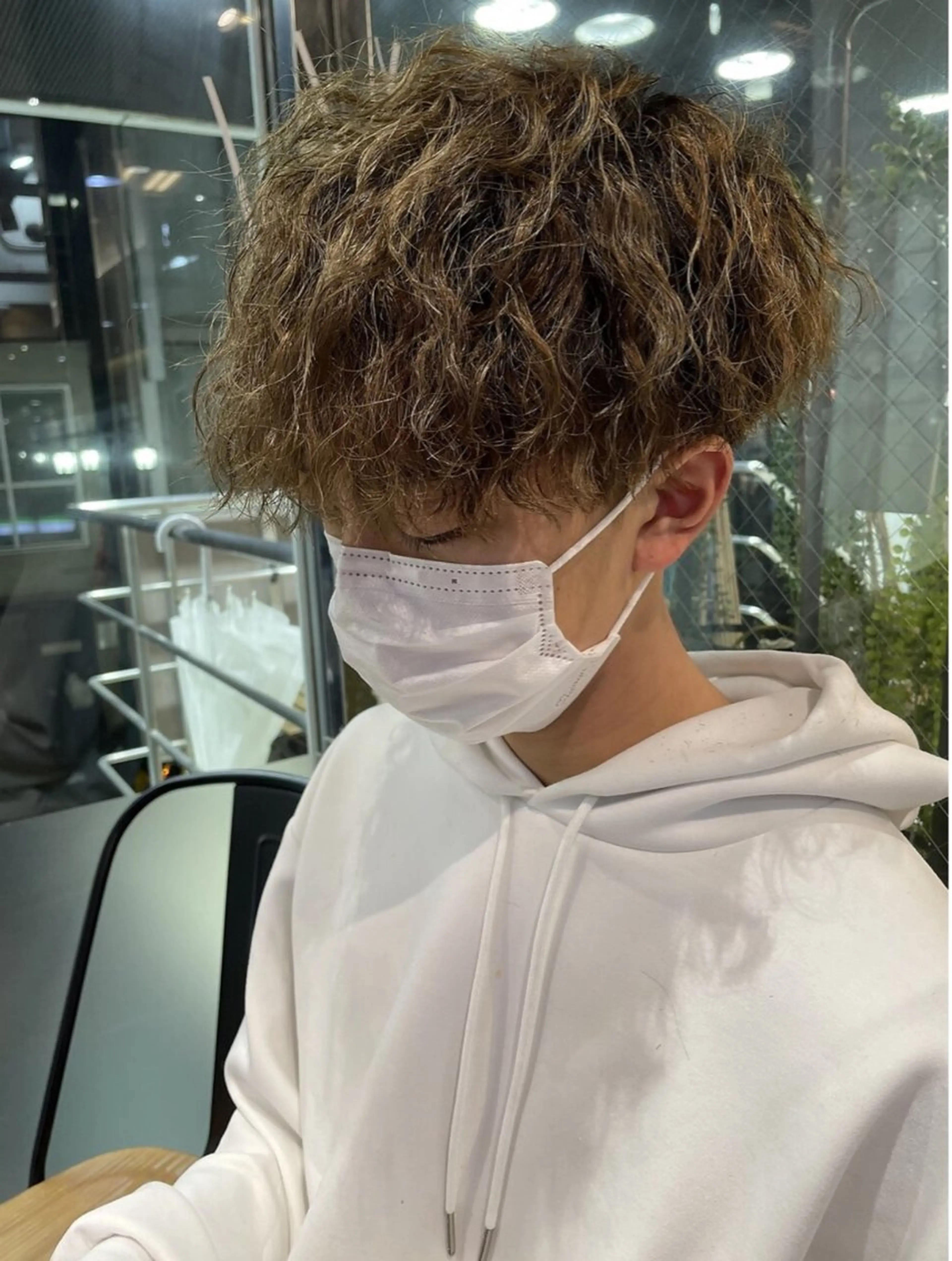 ショート カラー パーマ メンズ メンズブリーチ メンズハイトーン メンズインナーカラー ブリーチ ケアブリーチ Rei/ 縮毛矯正/ ハイライトカラー募集のヘアスタイル