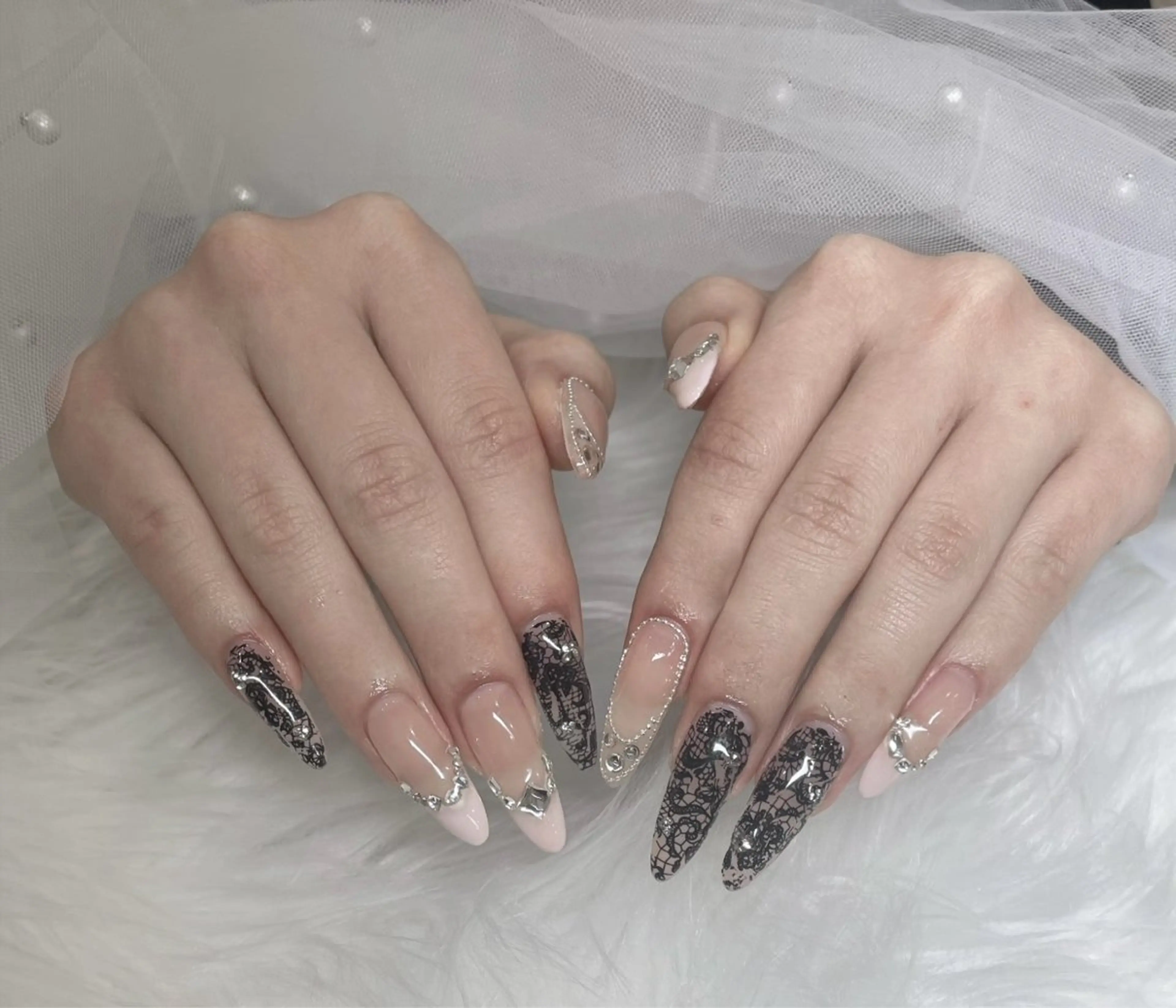 ネイル pourtoi立川 miharuのネイルデザイン