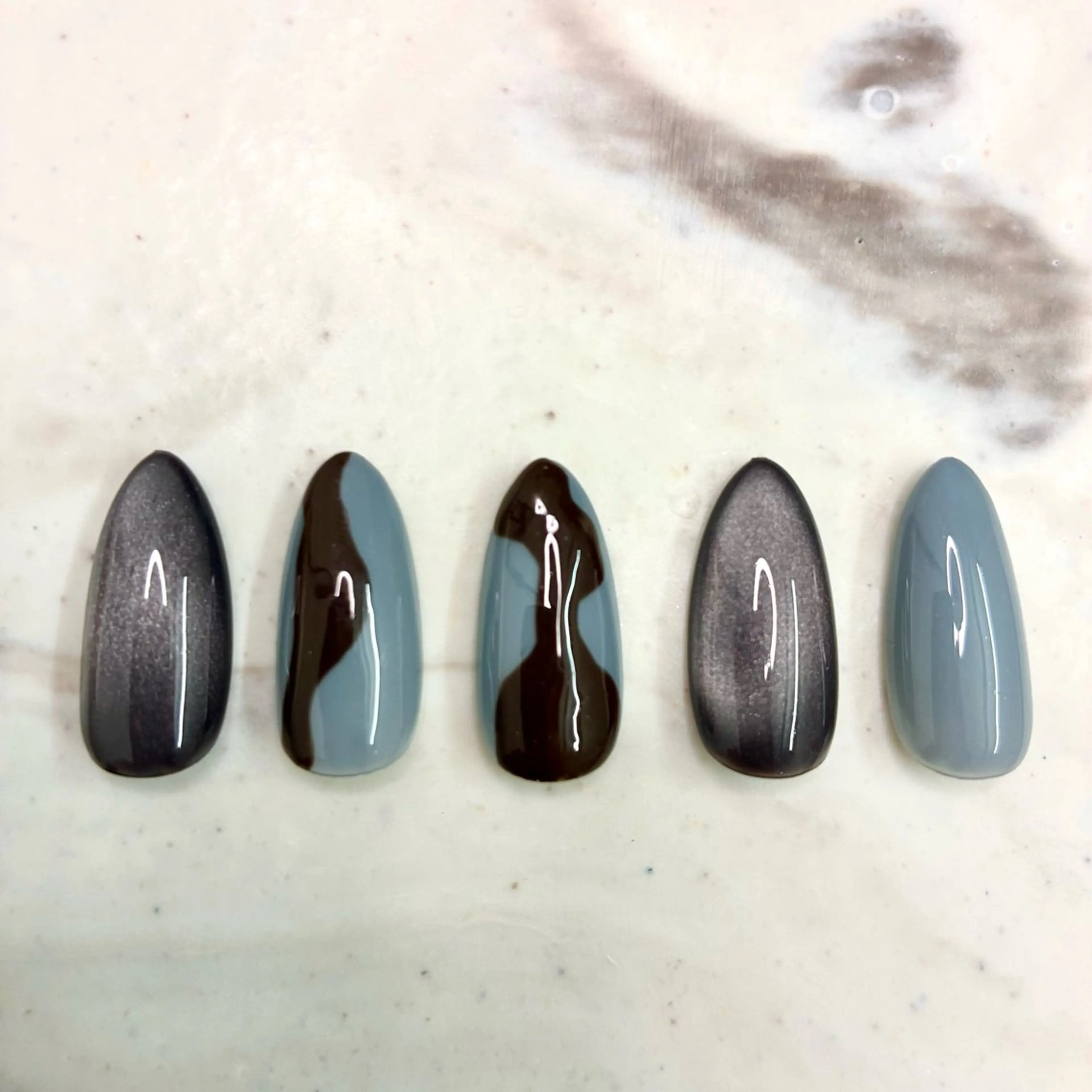 ネイル Tess +のネイルデザイン