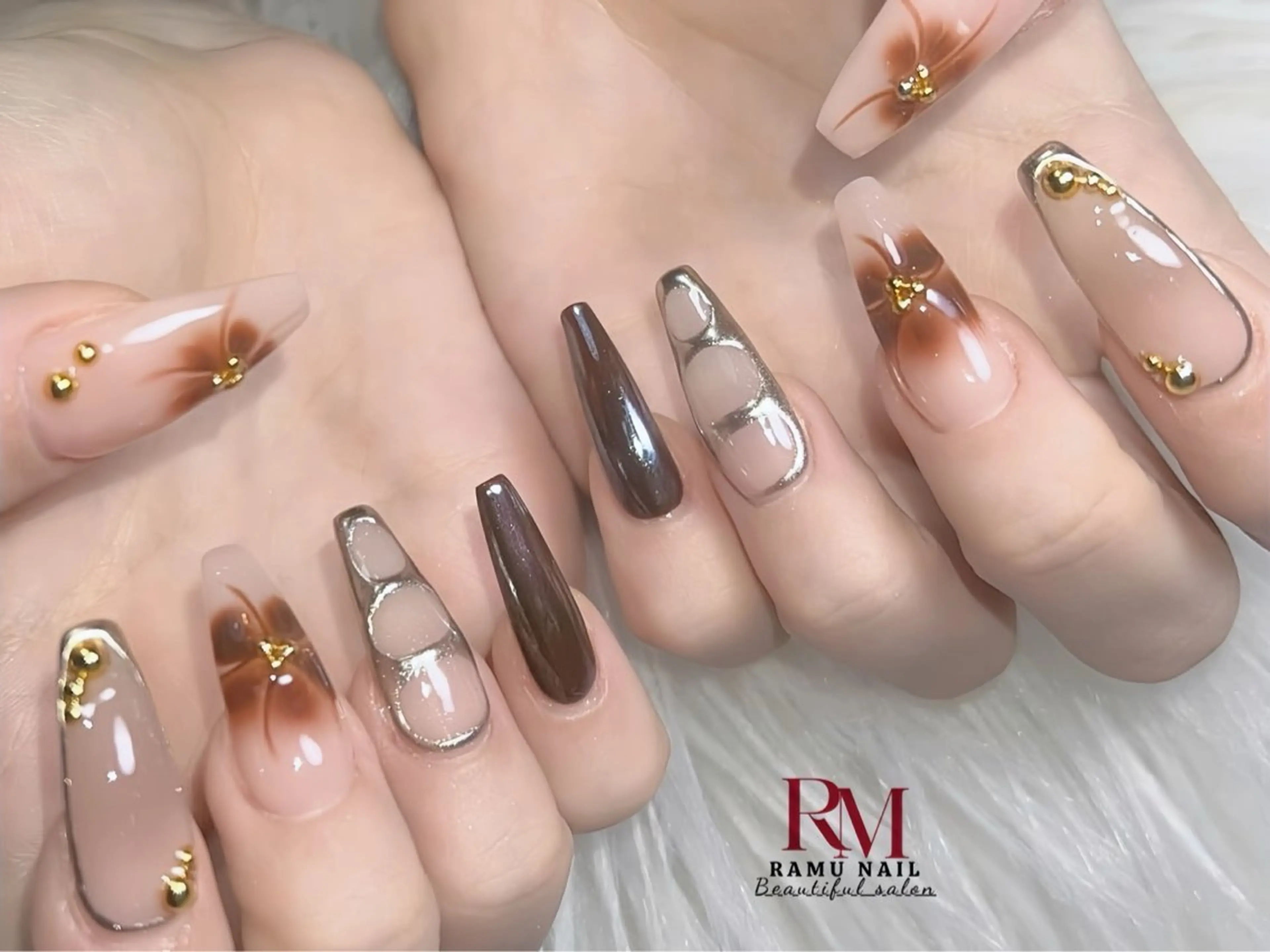 ネイル キラキラネイル マグネットネイル ミラーネイル ピンク ワンホンネイル ハンドネイル RAMU Nail 恵比寿店のネイルデザイン