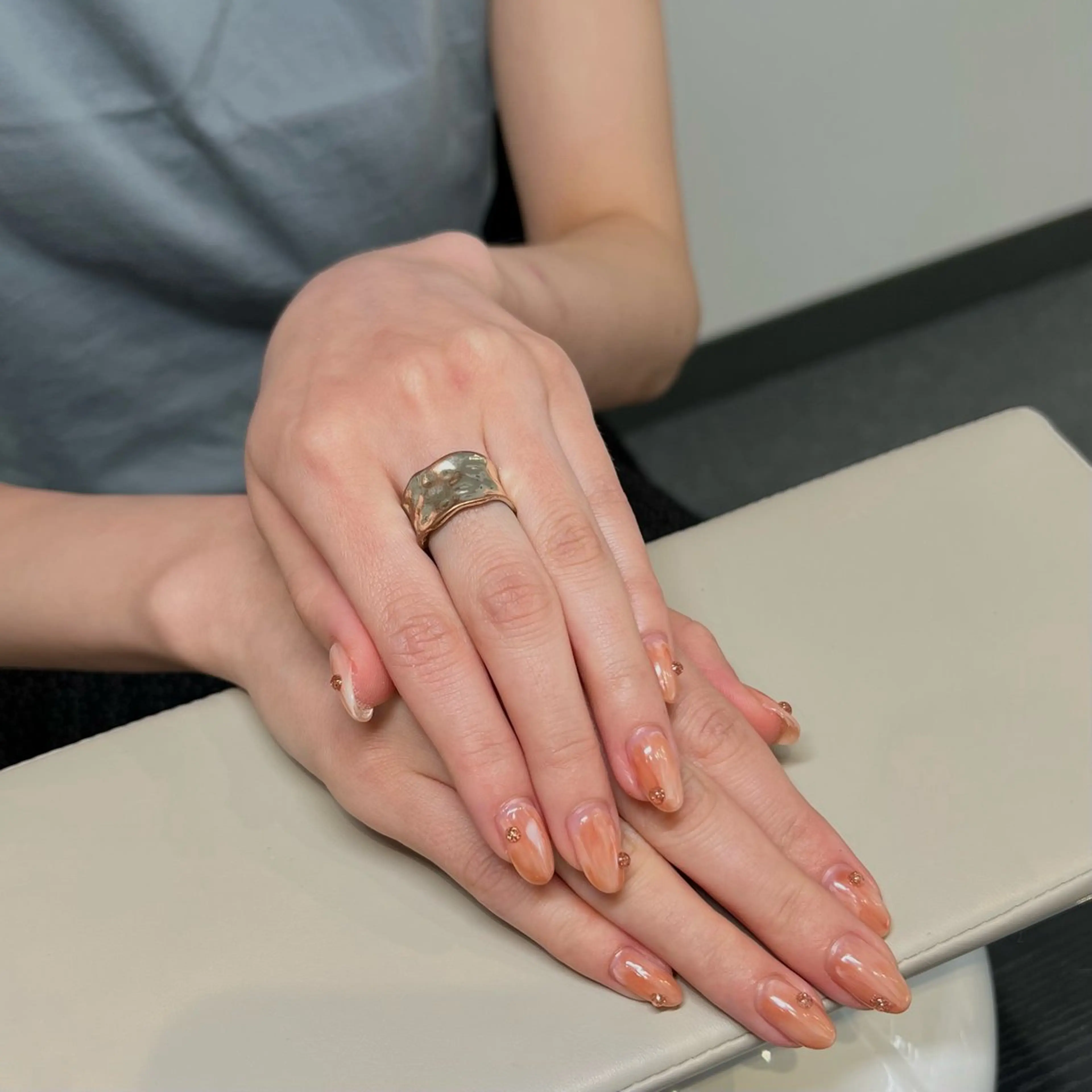 ネイル アートネイル ニュアンスネイル i Ayakaのネイルデザイン