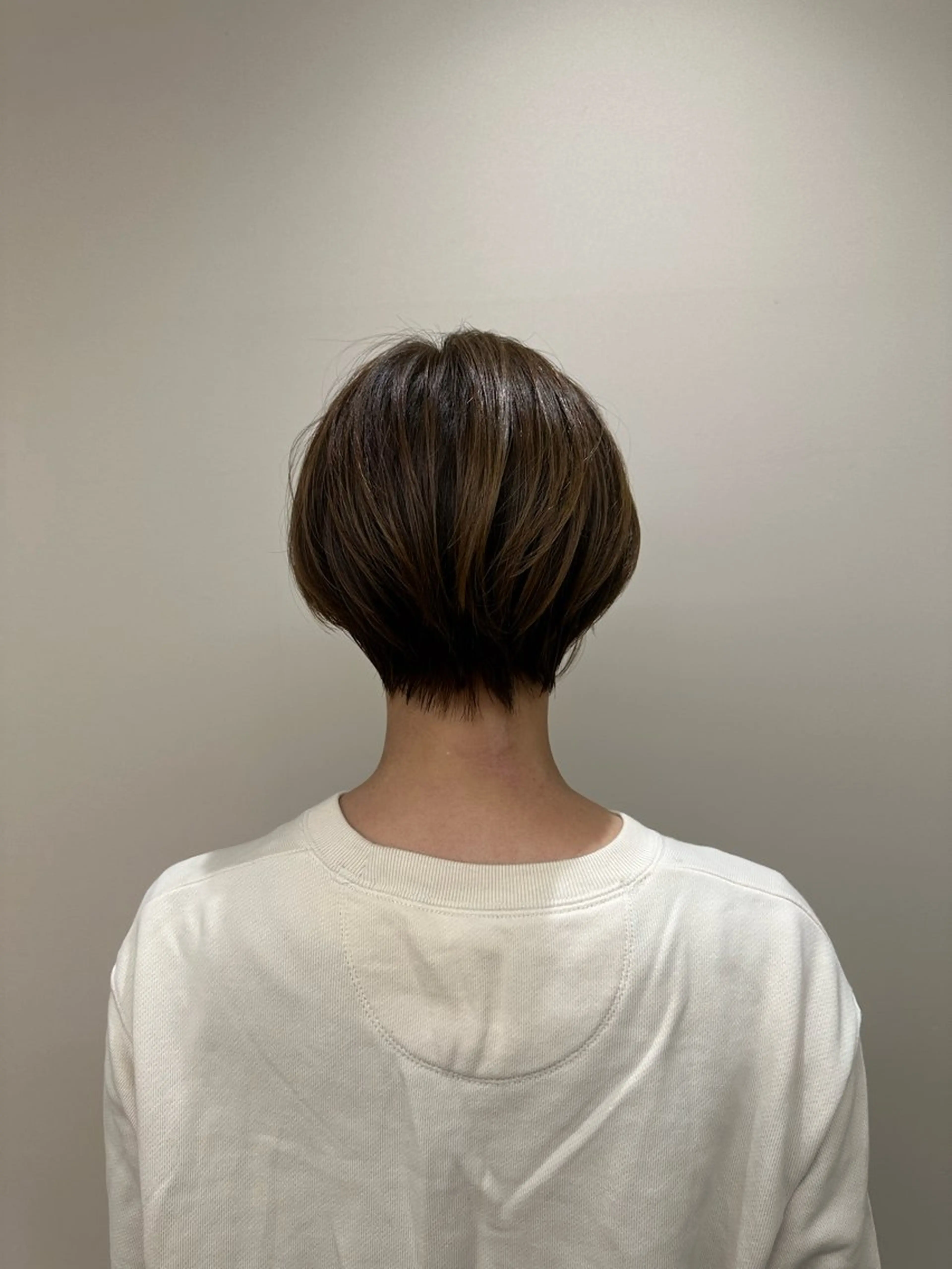 ショート 高槻裕二 ショートボブ縮毛矯正のヘアスタイル