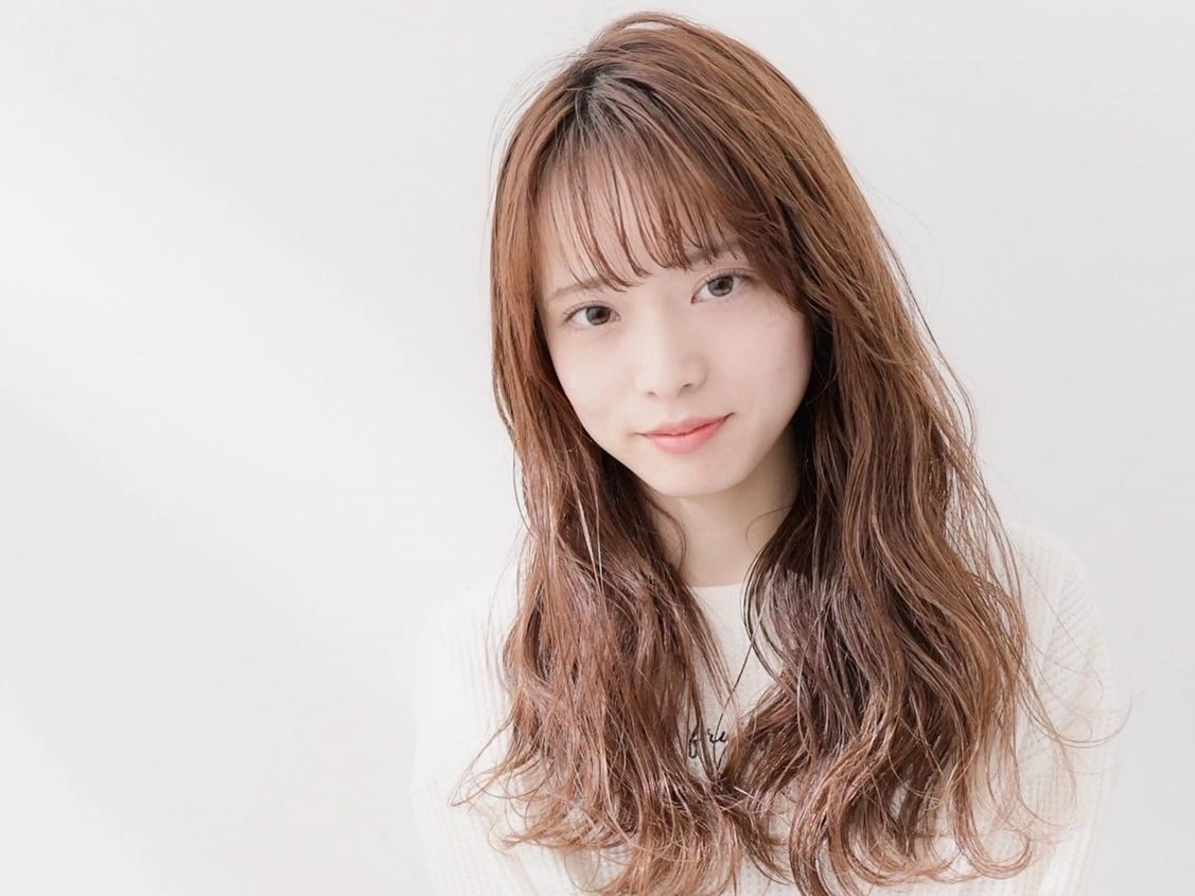 セミロング Emerge海老名 駅店【エマージュ】のヘアスタイル