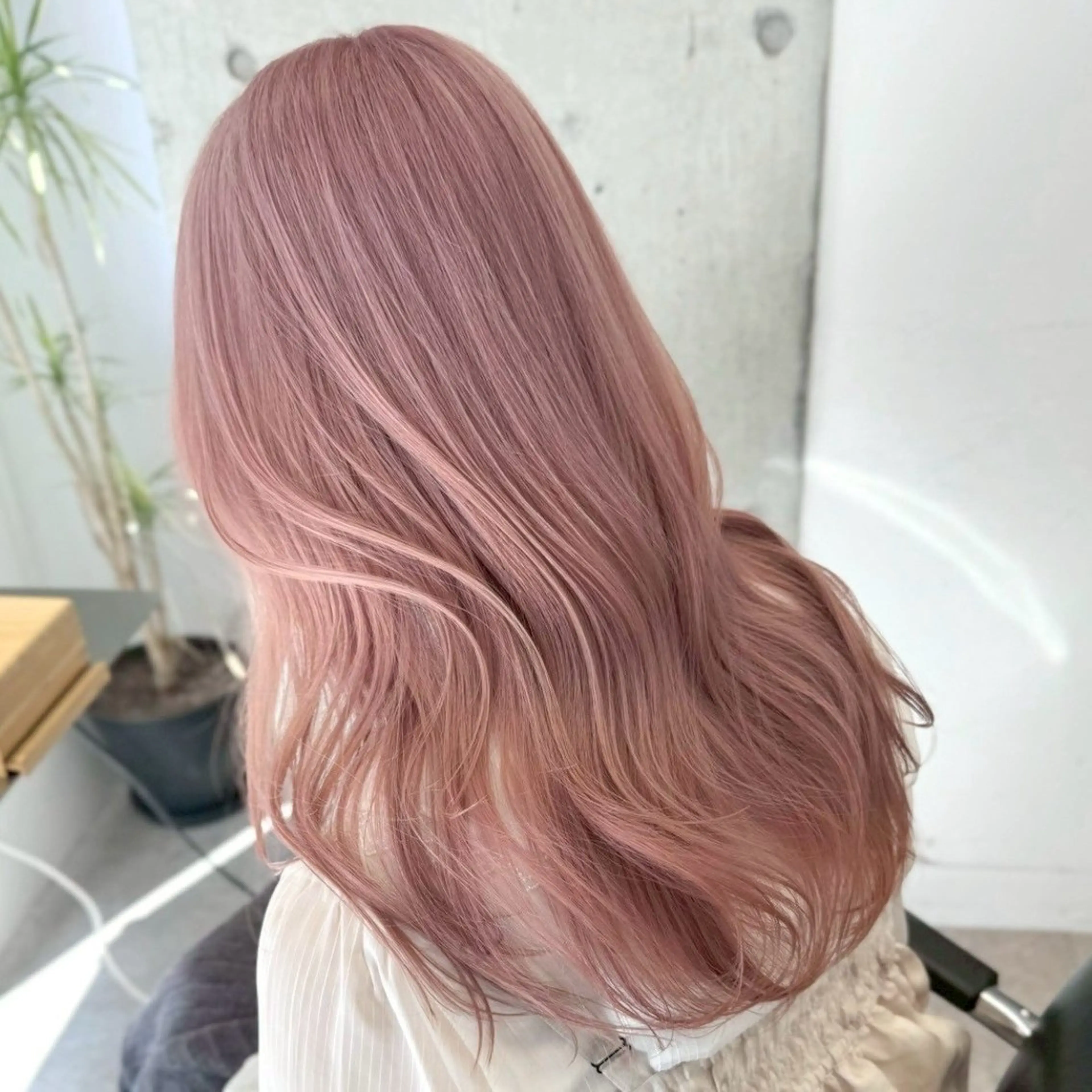 ロング カラー ピンクカラー ヘアカラー 🪽ブリーチカラー✨ /Tsubasaのヘアスタイル