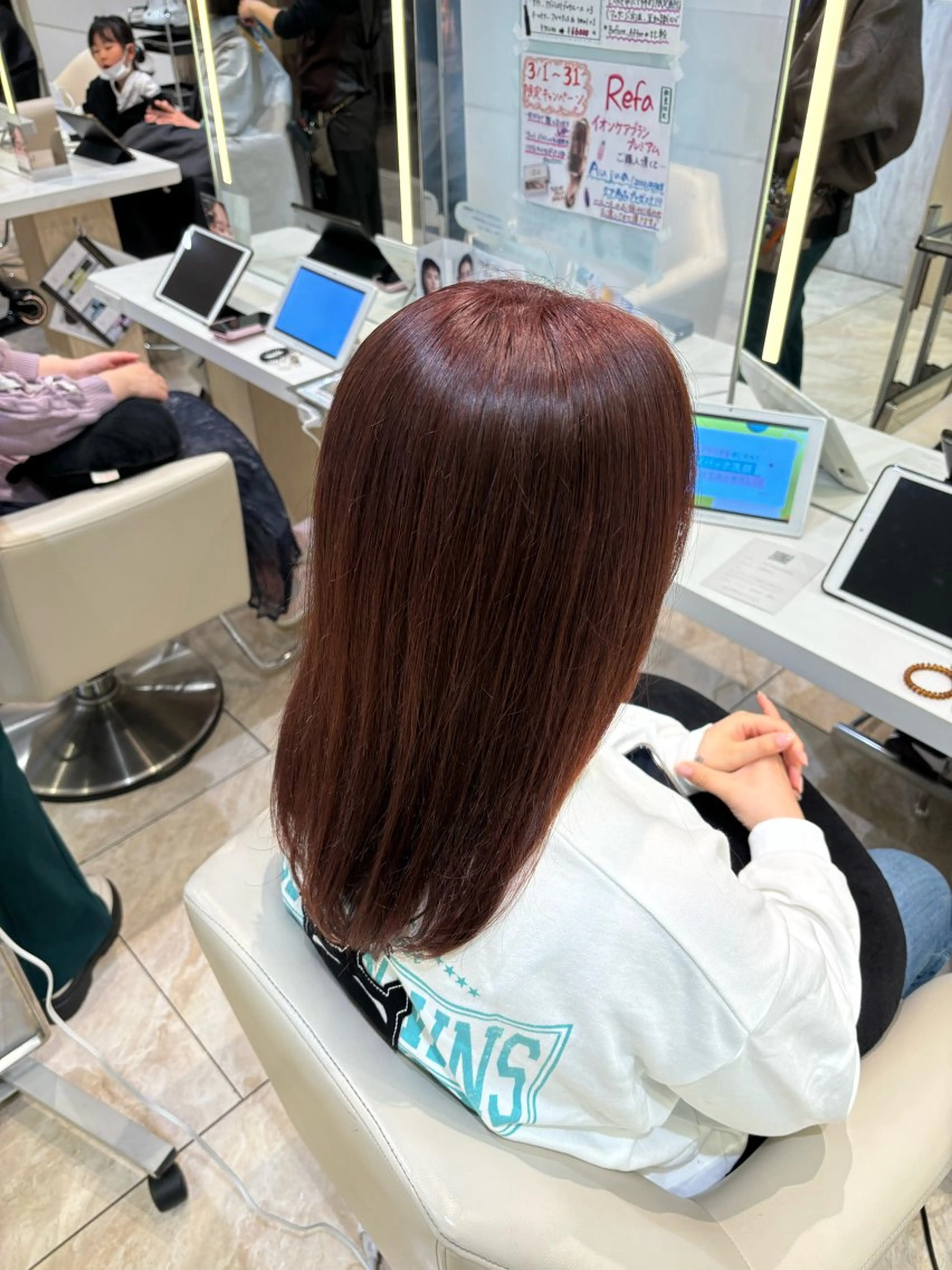 セミロング カラー ブラウンカラー レッドカラー レッドブラウン miho‪𓂃 ANNETTAのヘアスタイル