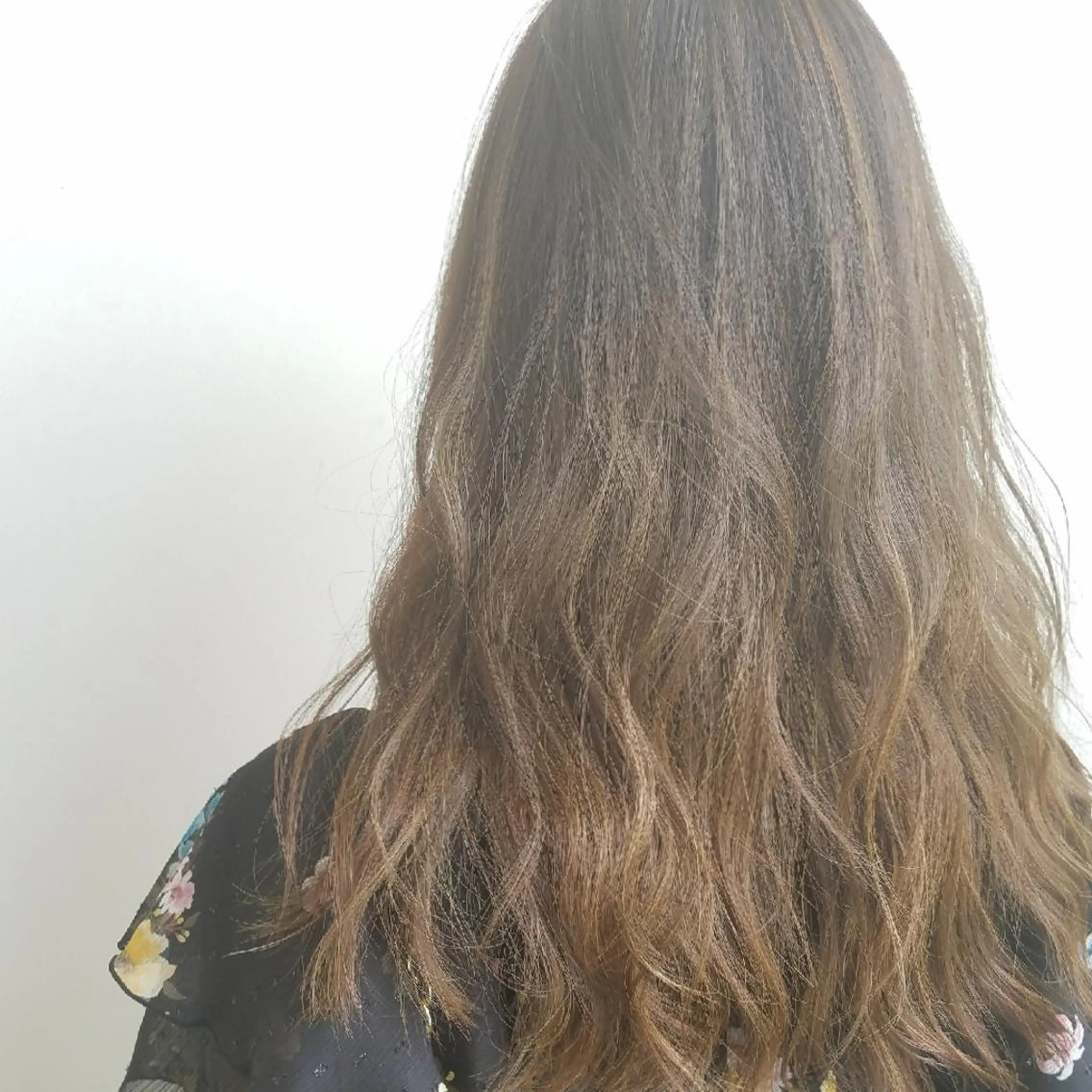 セミロング マツエク・マツパ カラー アッシュ アッシュグレー ハイライトカラー ハイライト iplus まつげ、眉毛、耳つぼのマツエク・マツパデザイン