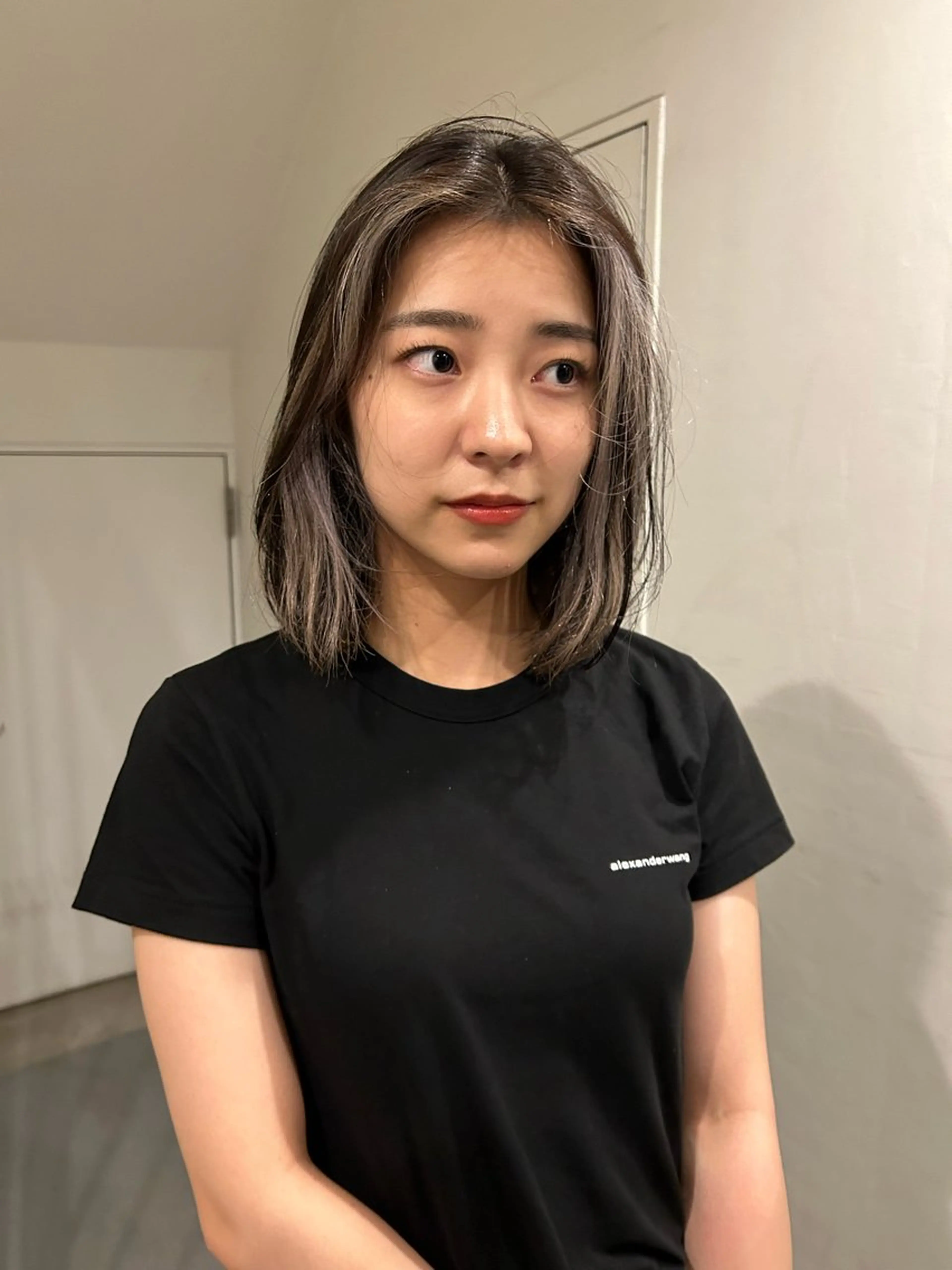 ミディアム カラー ハイライトカラー ハイライト 心斎橋/レイヤー/ ブリーチ/モエのヘアスタイル