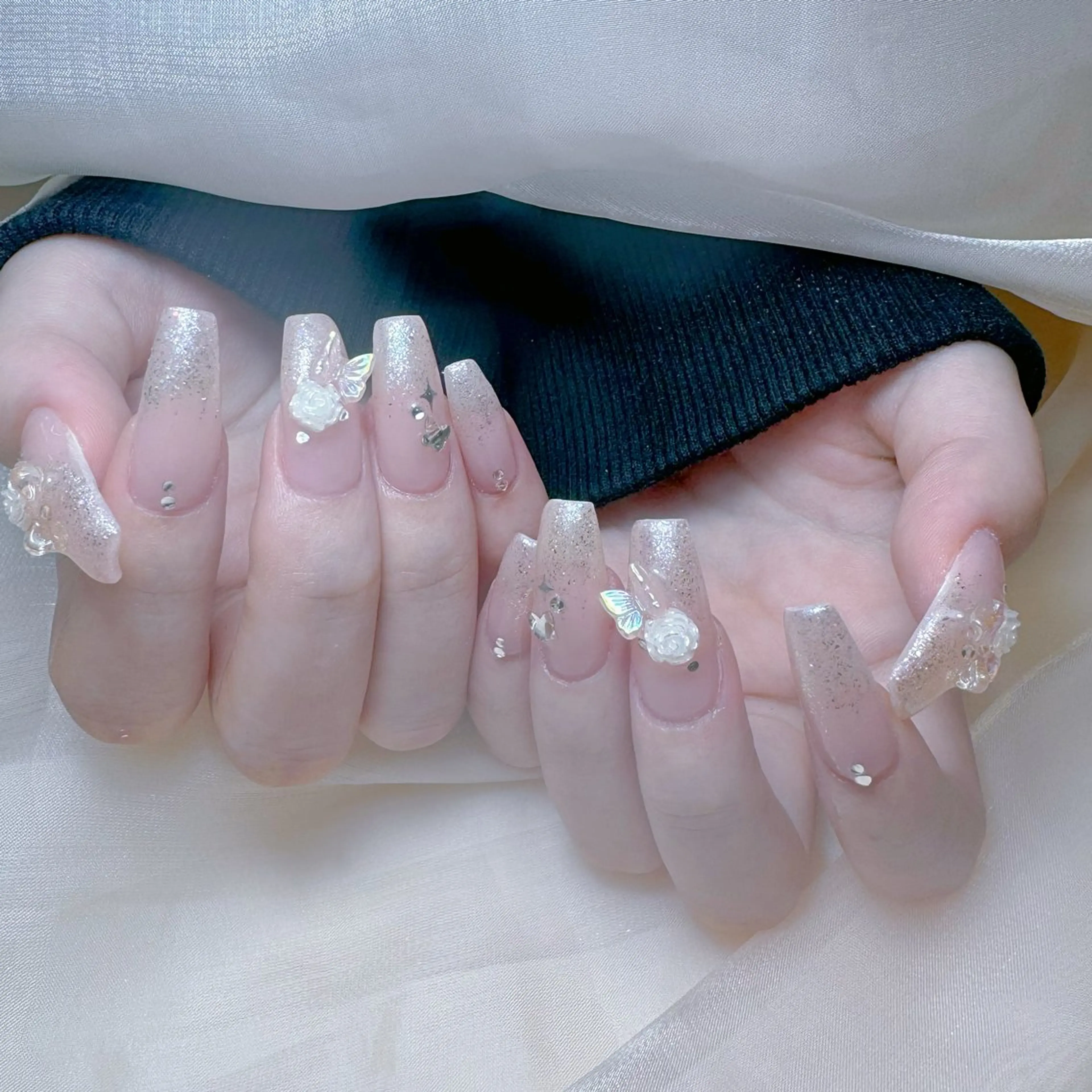 ネイル チークネイル ガーリー グラデーション キラキラネイル 韓国ネイル ハンドネイル princess スカルプ専門店のネイルデザイン