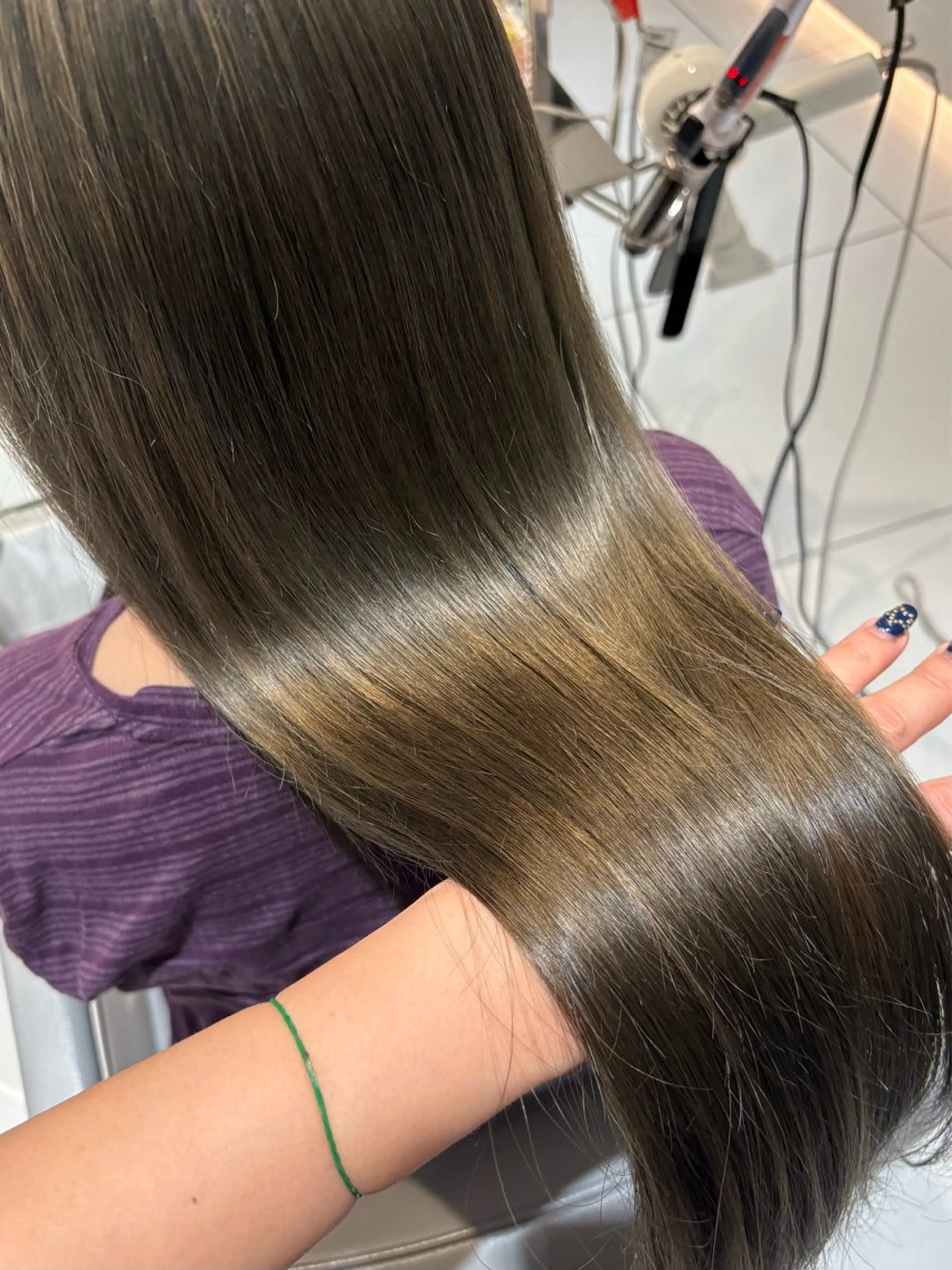 ロング カラー ベージュカラー ブリーチ 透明感カラー オリーブベージュ 海外レイヤー /NAGISAのヘアスタイル