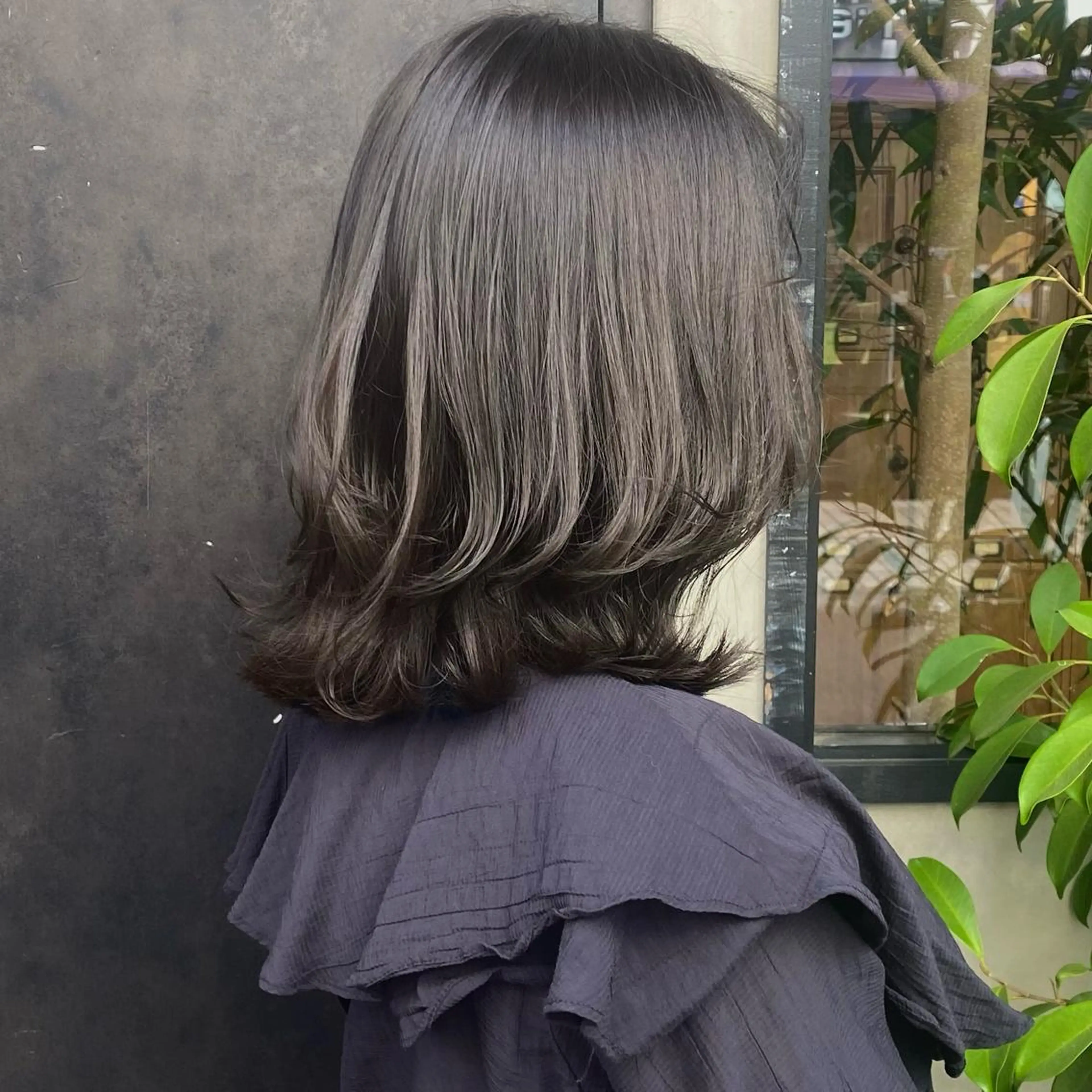 ミディアム カラー カット ヘアカラー トリートメント 比嘉 陽のヘアスタイル