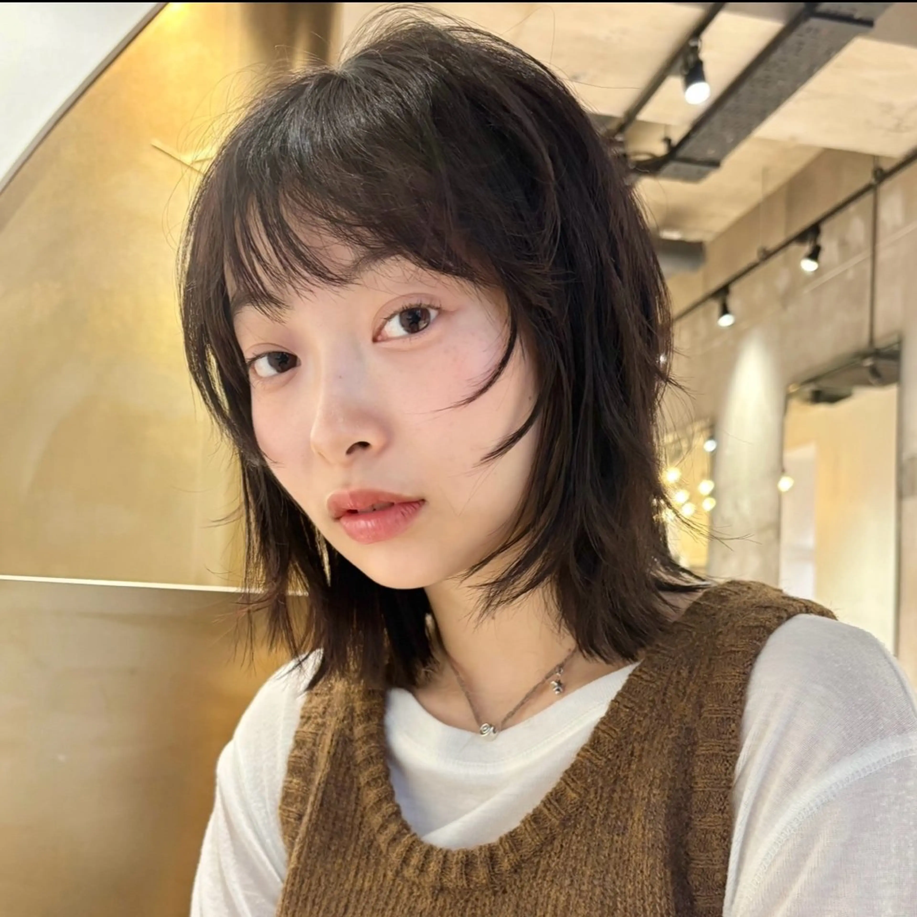 ミディアム 顔まわりレイヤー 顔周りカット レイヤーカット カット ヘアカラー トリートメント mina🪐立川駅/ 無料ショートカットのヘアスタイル