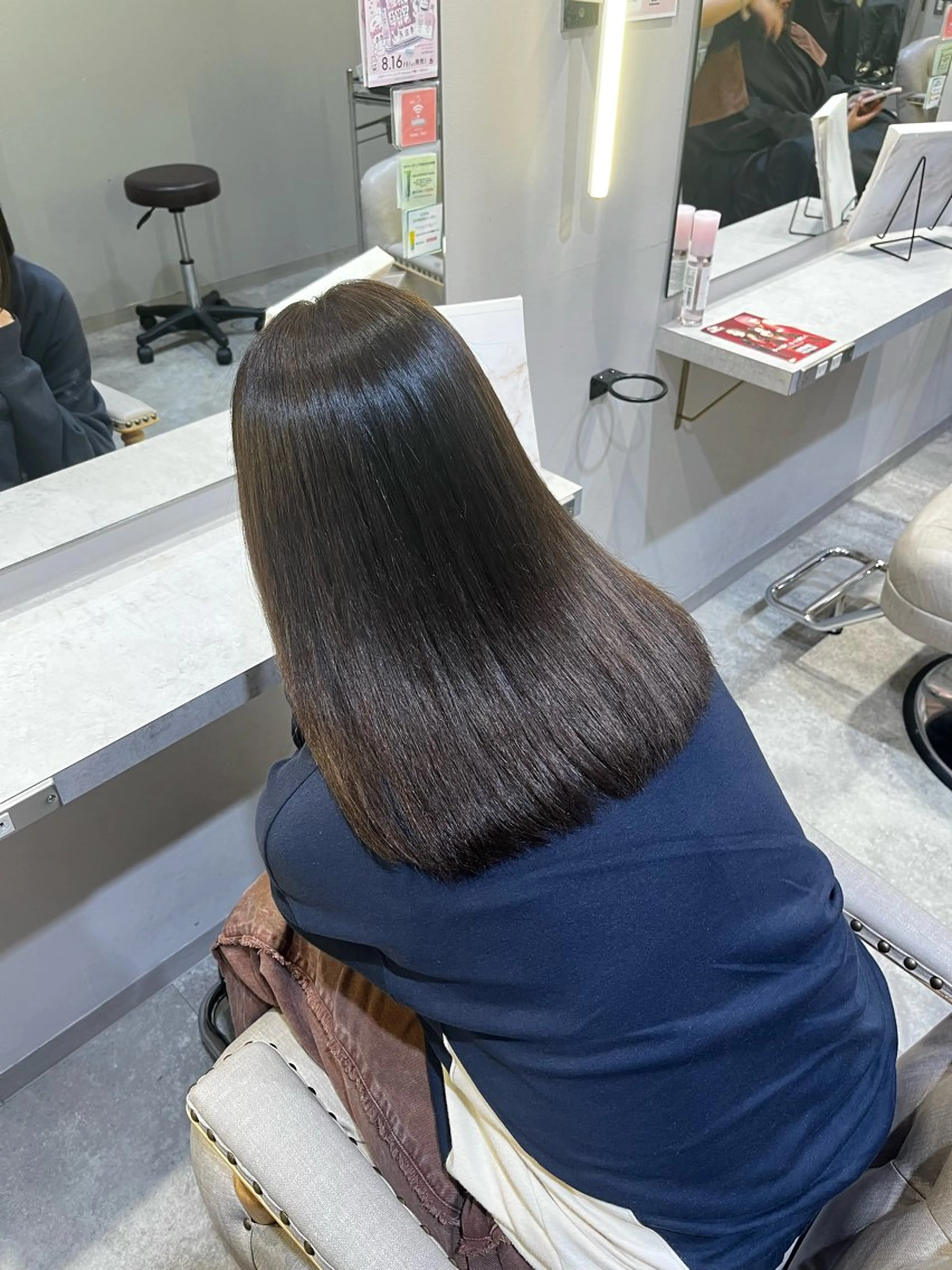 セミロング カラー 🌙Runa つや髪 /モテ/小顔カットのヘアスタイル