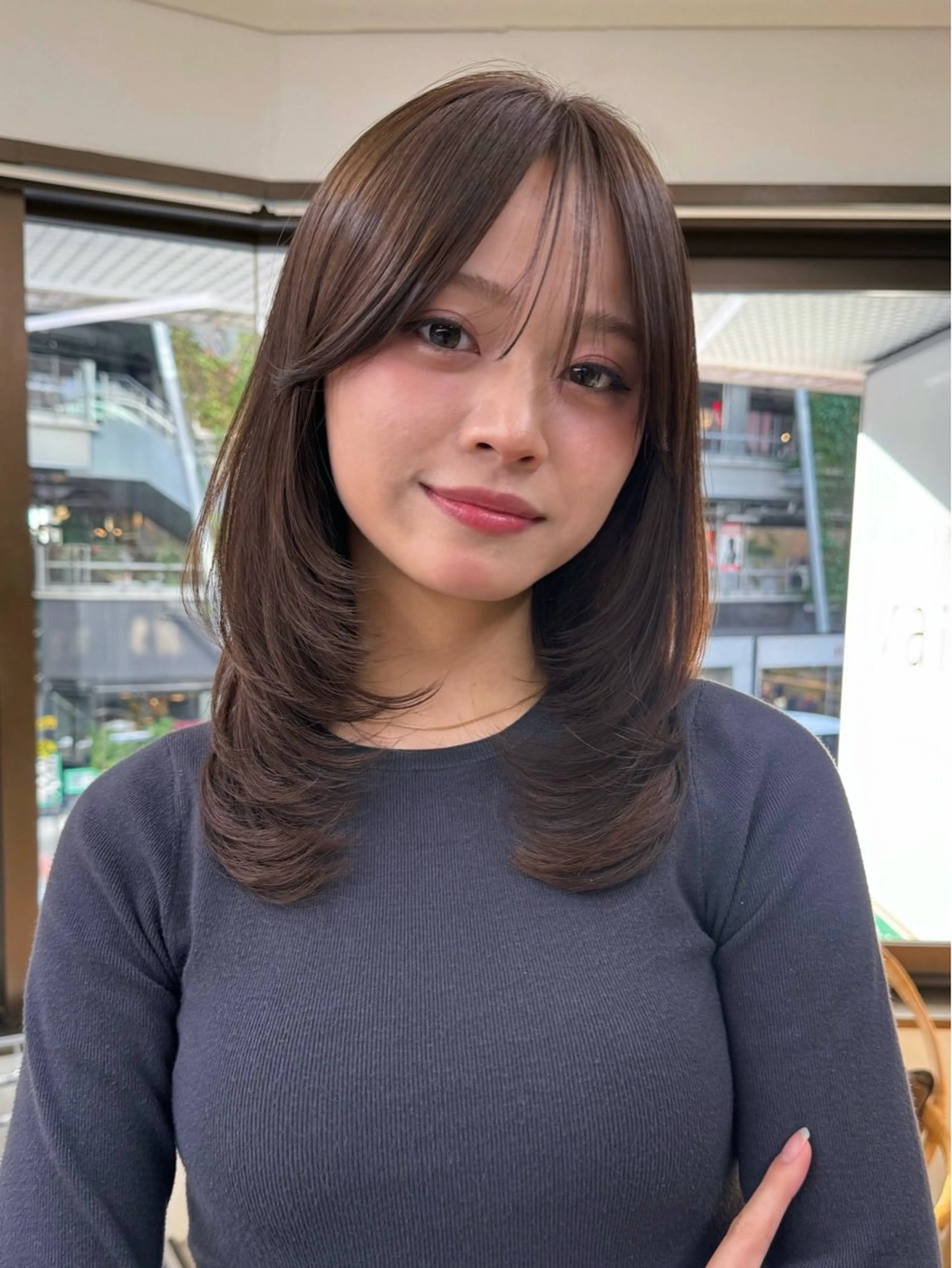 ミディアム カラー ボブ/レイヤー/ グレージュ/moyuのヘアスタイル