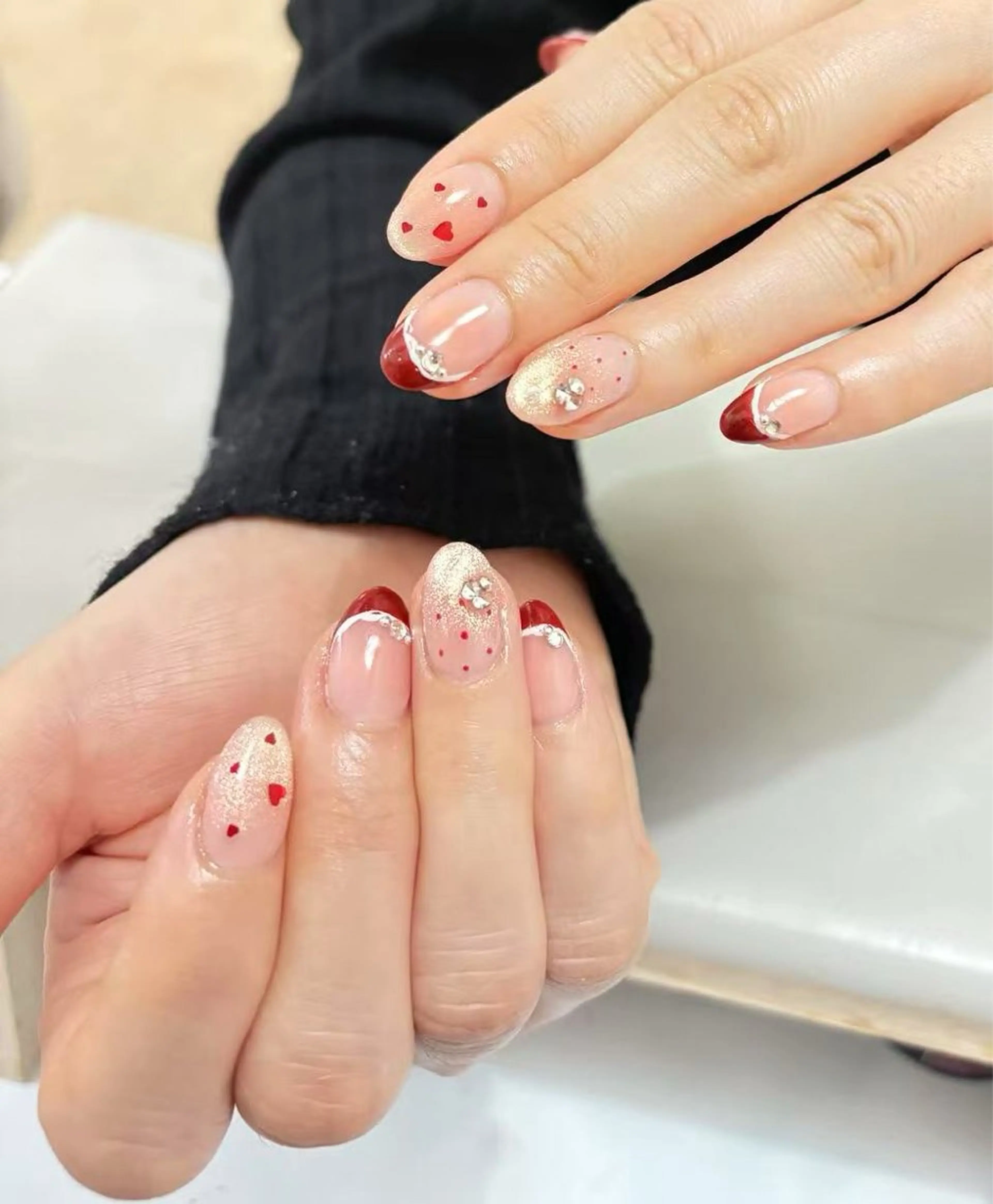 ネイル ハンドネイル フットネイル ハンドケア AngelChris ビューティーサロンのネイルデザイン