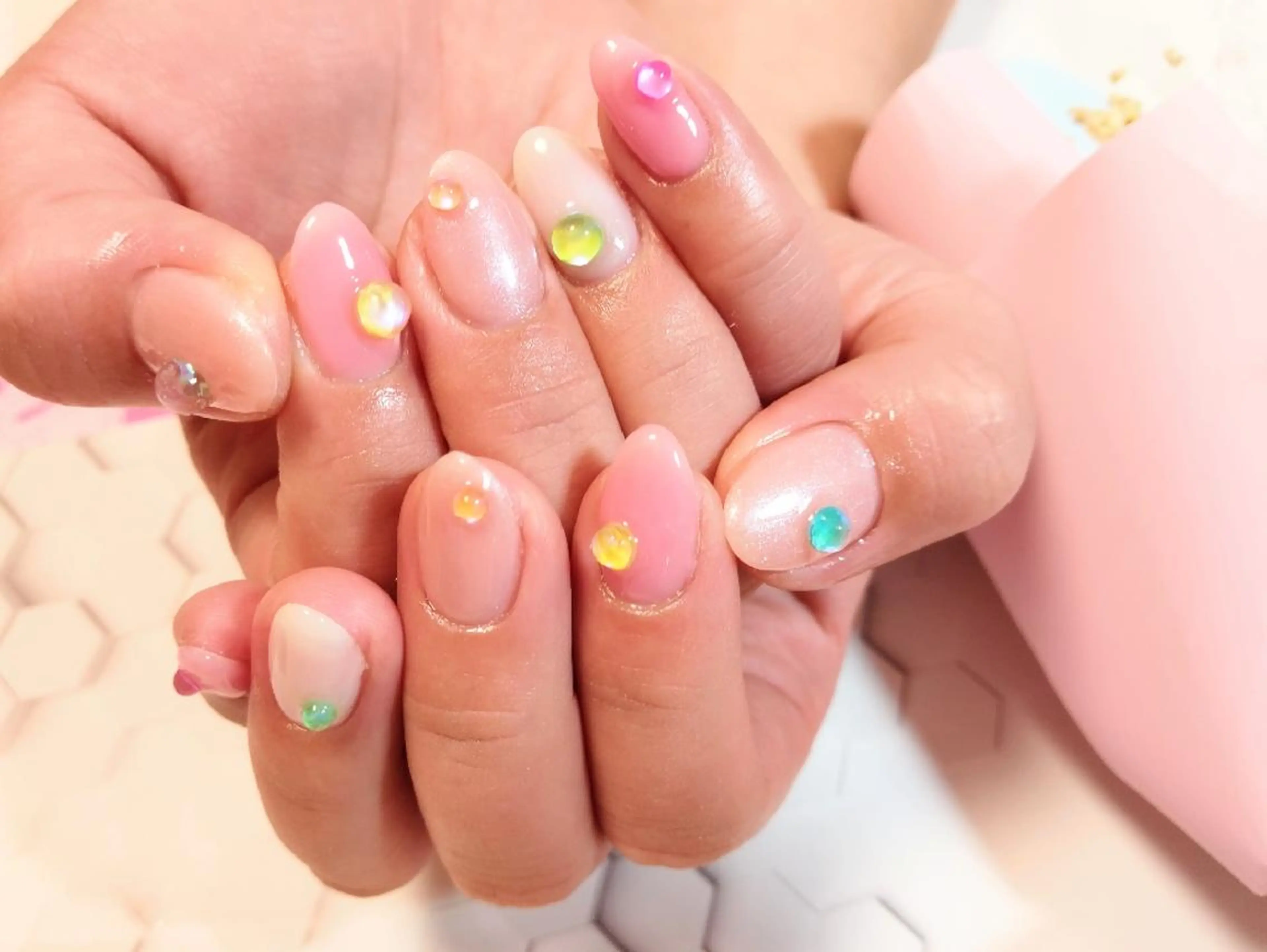 ネイル オーロラネイル ＤI'A ネイルサロンのネイルデザイン