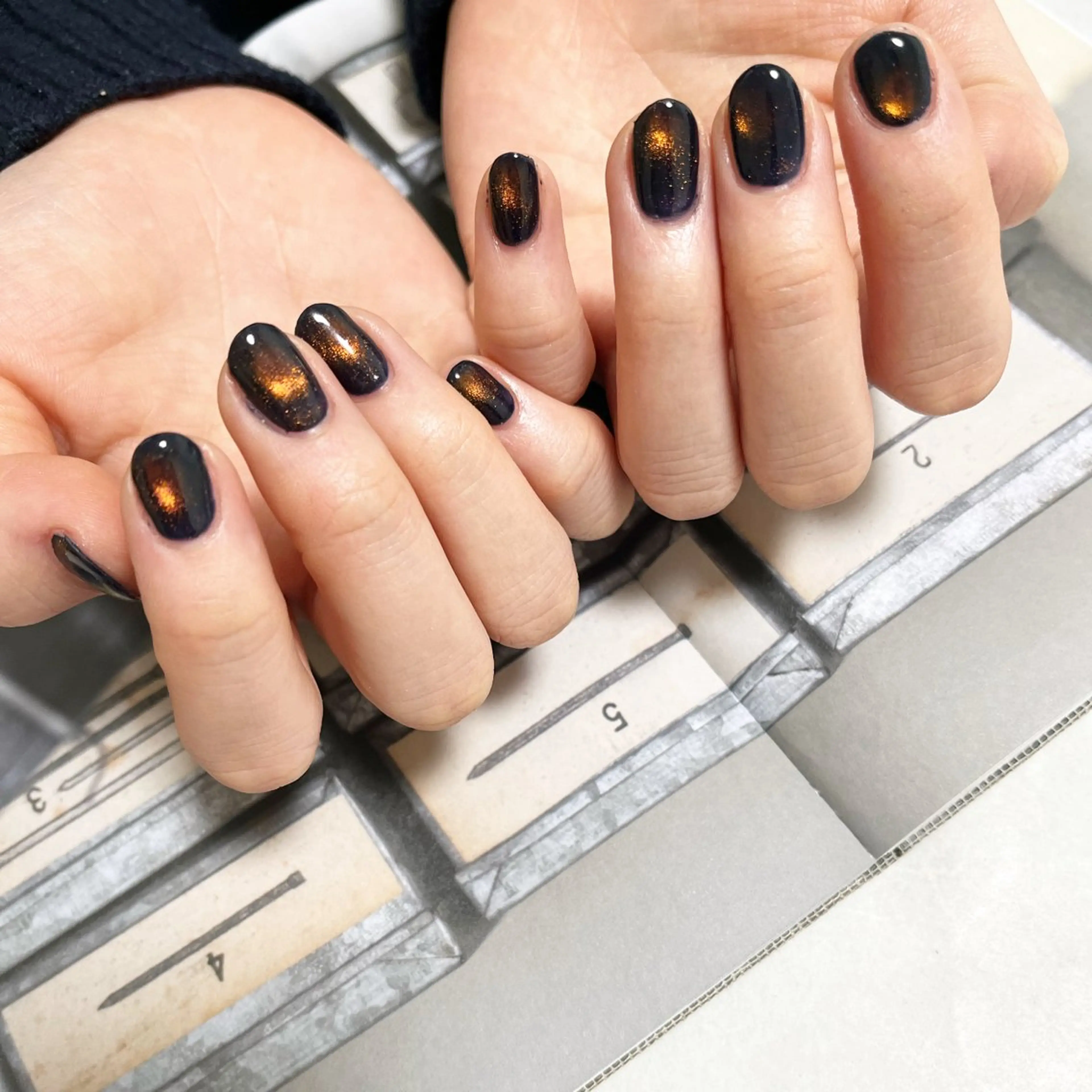 ネイル ネイビー オレンジ K Aのネイルデザイン