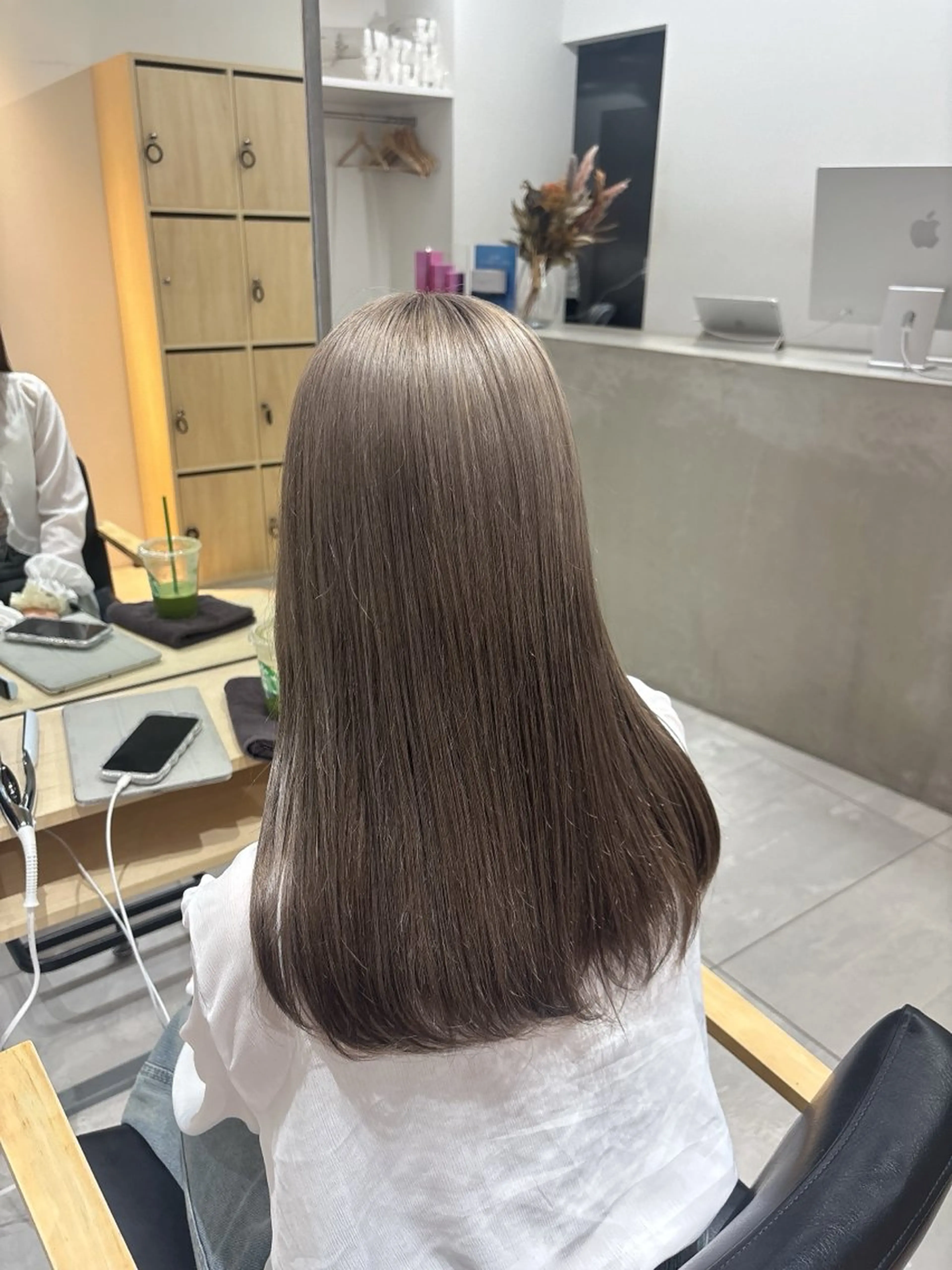 ロング カラー ヘアカラー ヘッドスパ ベージュ/グレージュ 🧸あやか/表参道のヘアスタイル