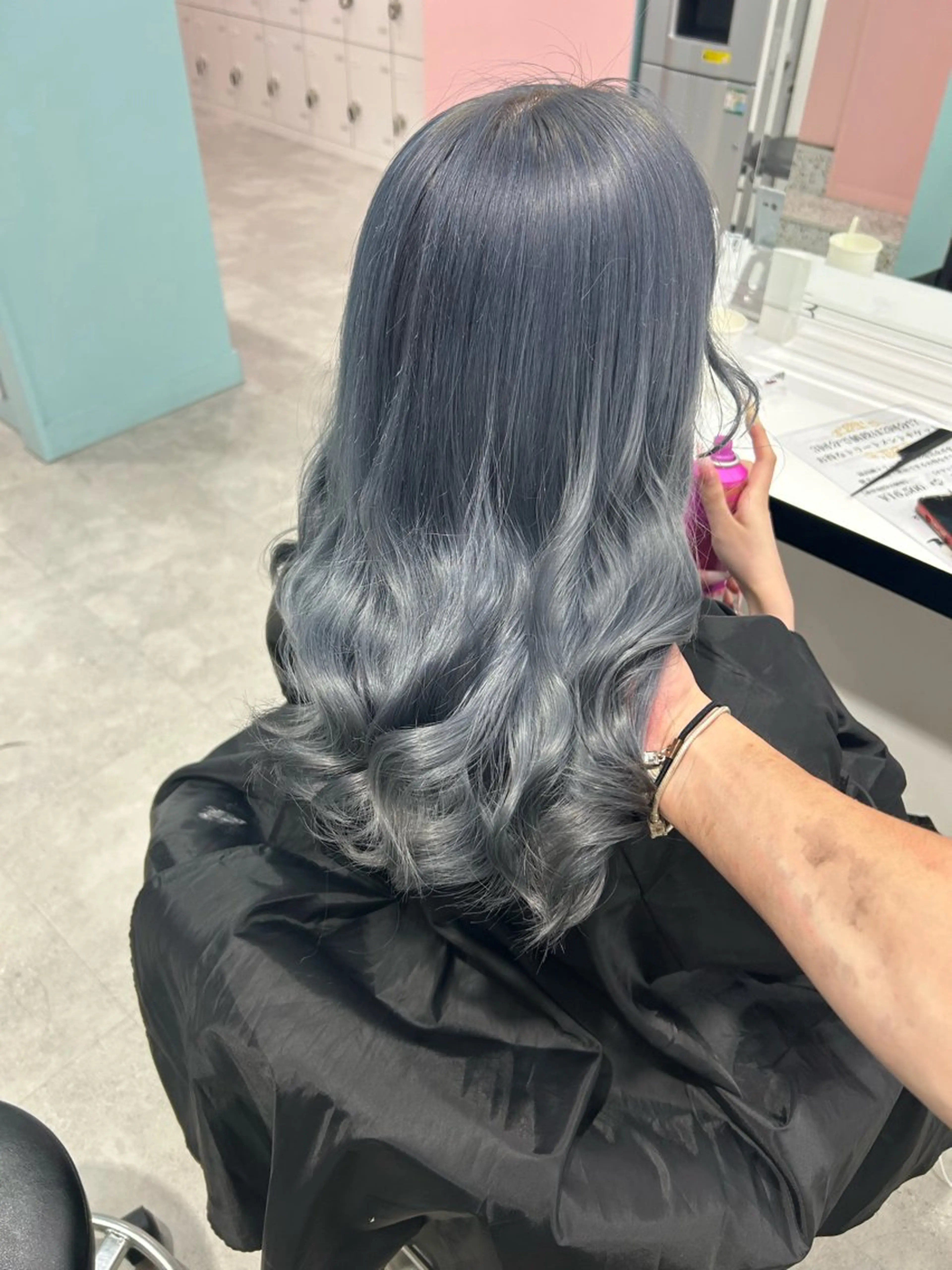 ロング カラー ヘアカラー 履歴修正屋さん／ ブロンド／ホワイトのヘアスタイル