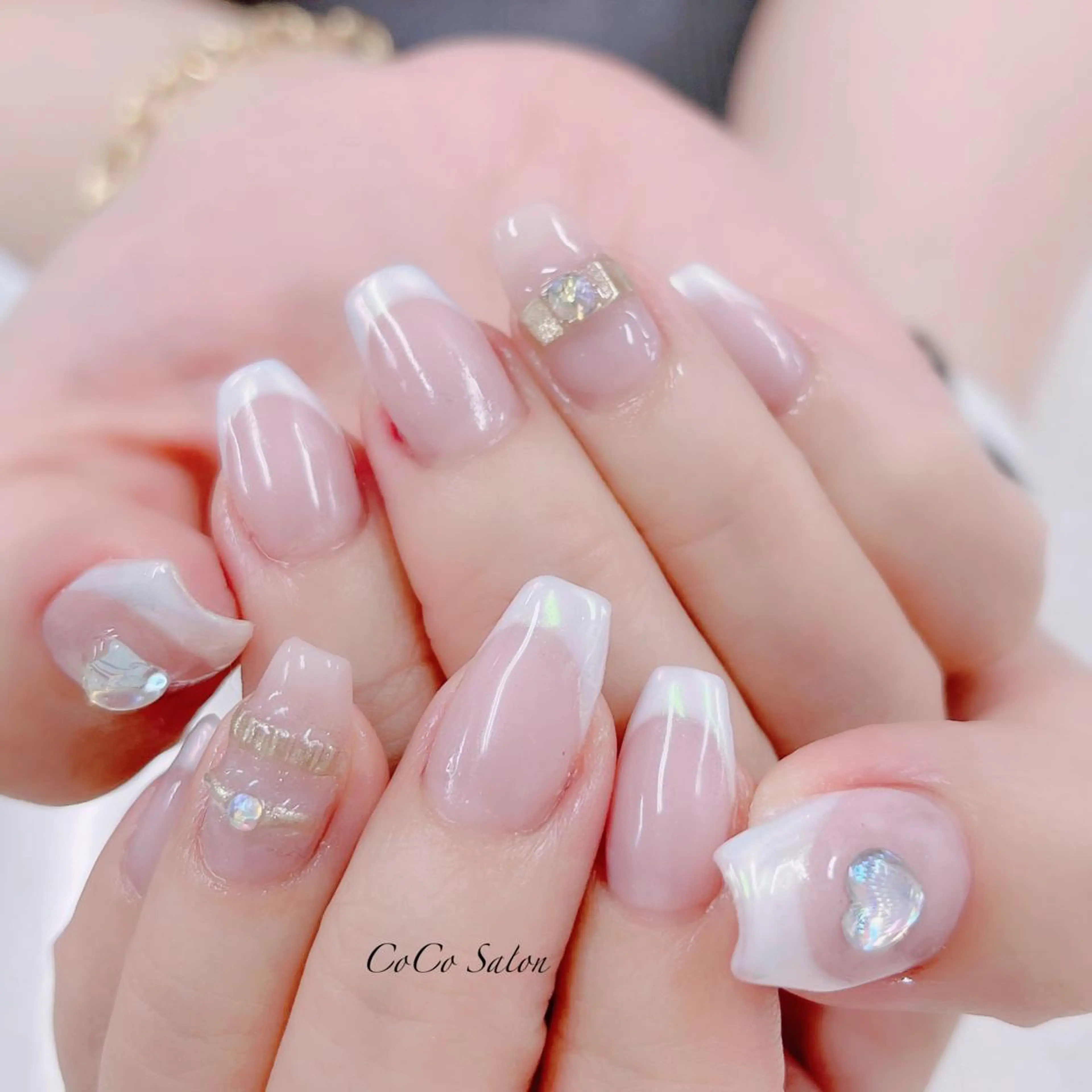 ネイル オーロラネイル 長さ出し フレンチネイル ジェルネイル ハート ハンドネイル CoCoSalon ネイル/まつ毛予約のネイルデザイン