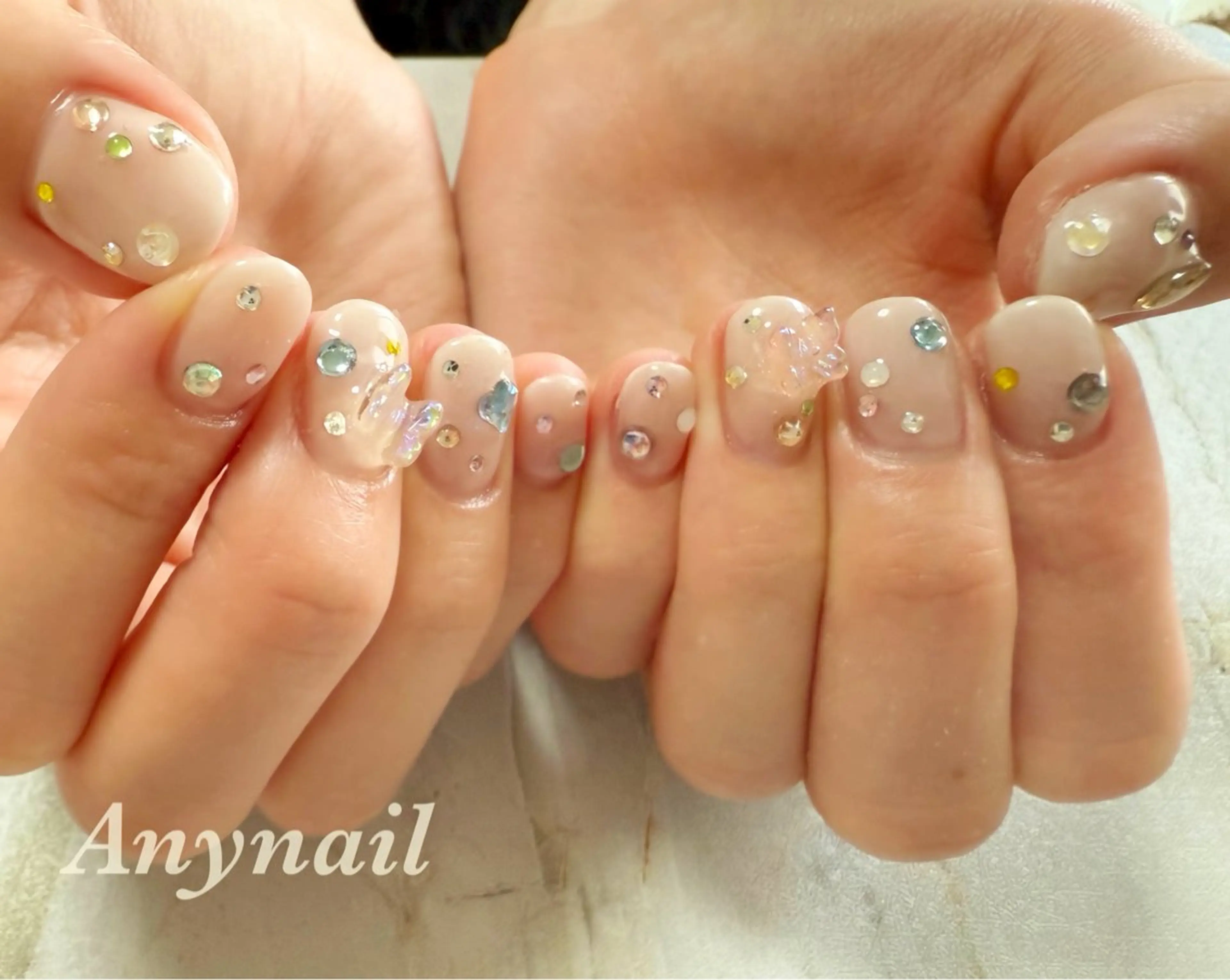 ネイル アートネイル ブルー キラキラネイル ショートネイル ストーンネイル 岩澤 恵子のネイルデザイン