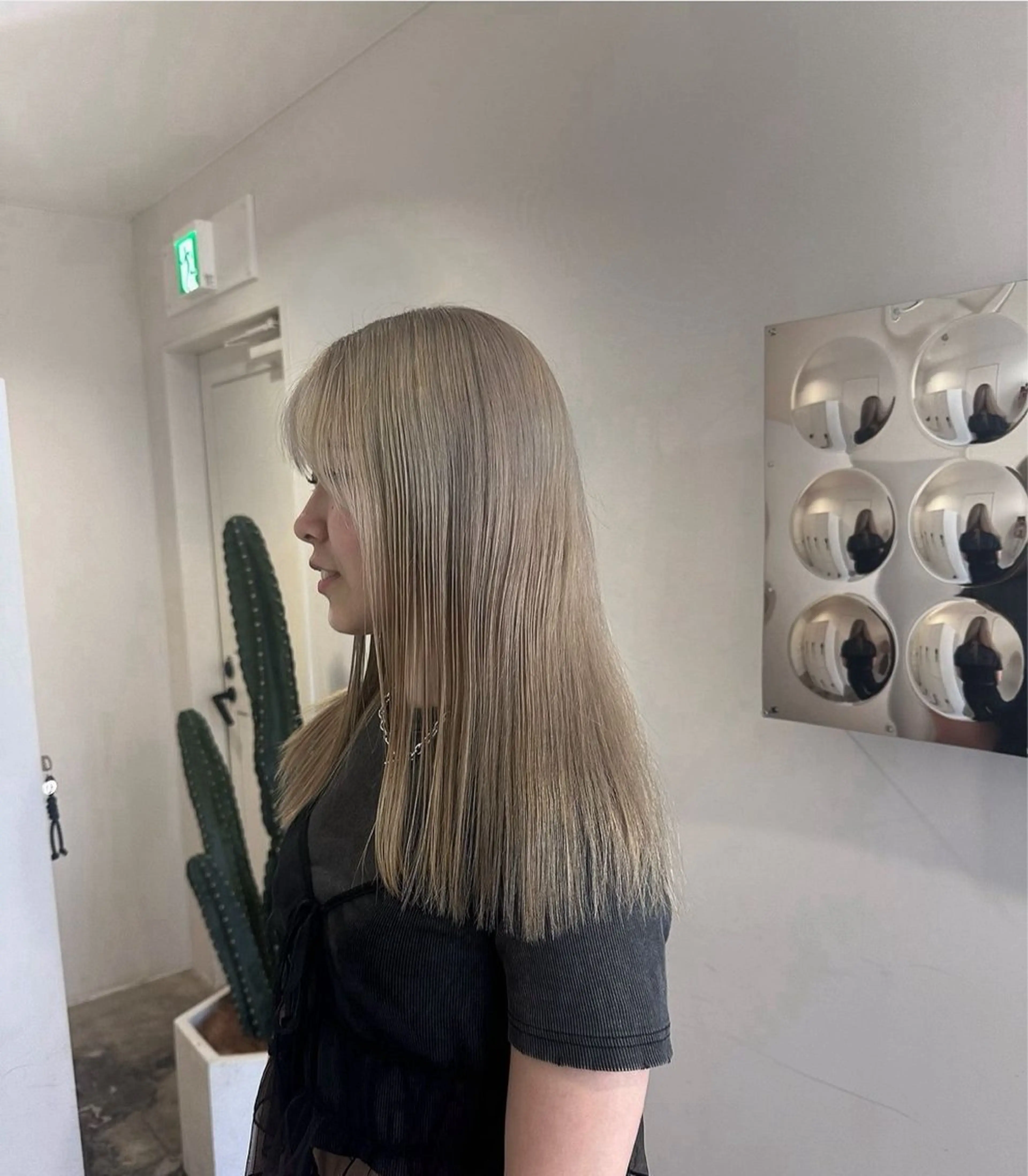 ロング カラー カット ヘアカラー トリートメント 透明感カラー/顔周り レイヤー/髪質改善のヘアスタイル