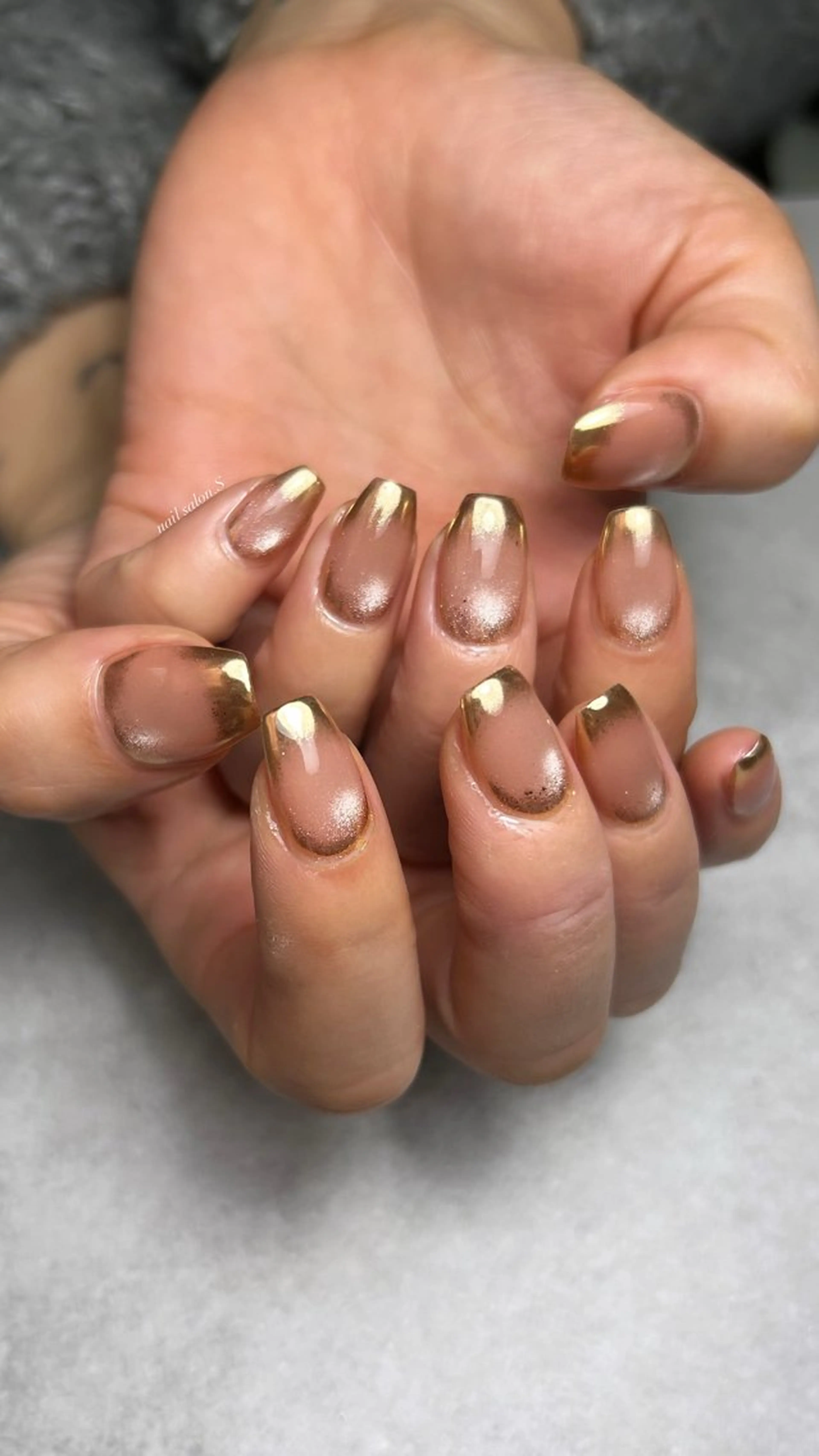 ネイル ジェルネイル マグネットネイル マグネットワンカラー ミラーネイル 持ち込み ハンドネイル 関山 志乃のネイルデザイン