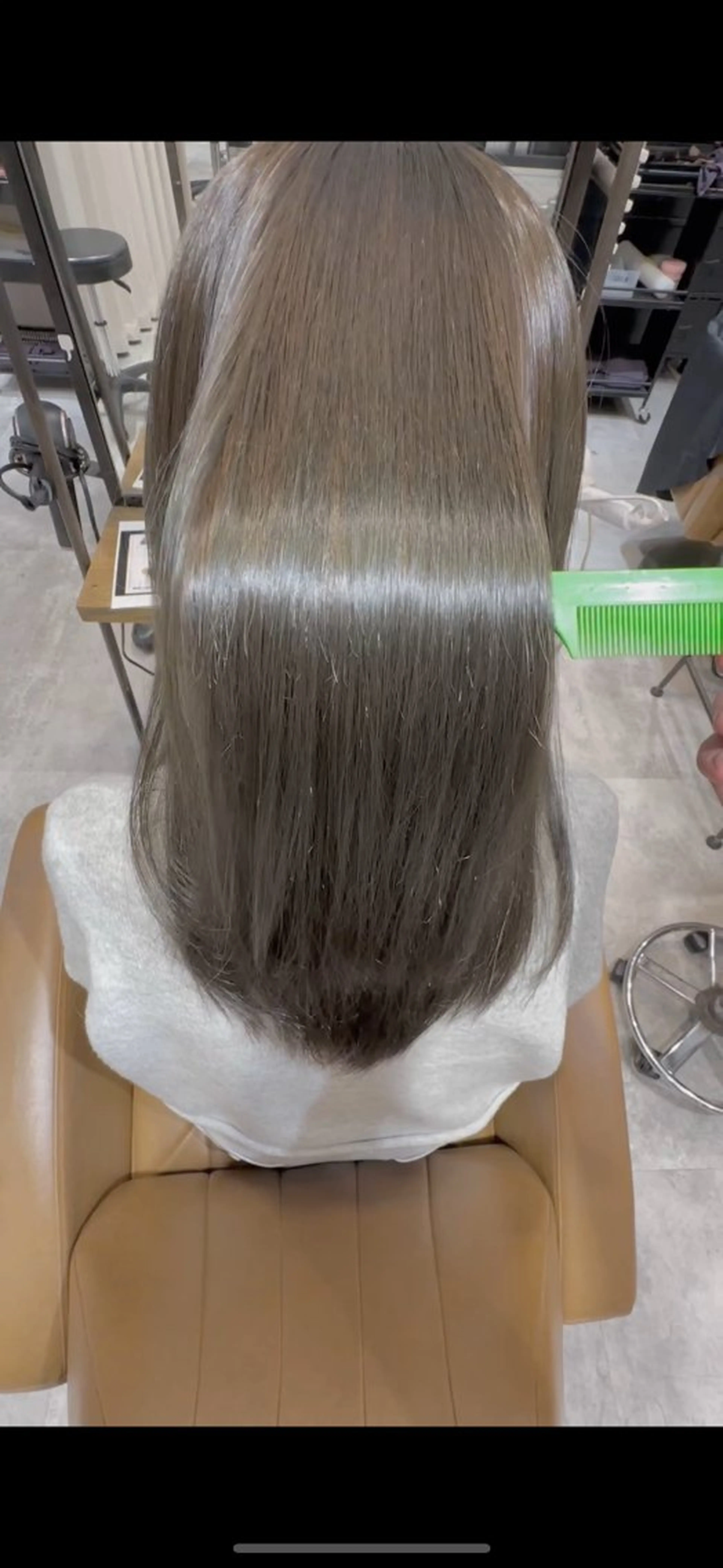 ロング カラー ブリーチ グレージュ ブリーチなしカラー オリーブグレージュ オリーブグレー ヘアカラー トリートメント 💚銀座/ボブ /縮毛矯正/芦川💚のヘアスタイル