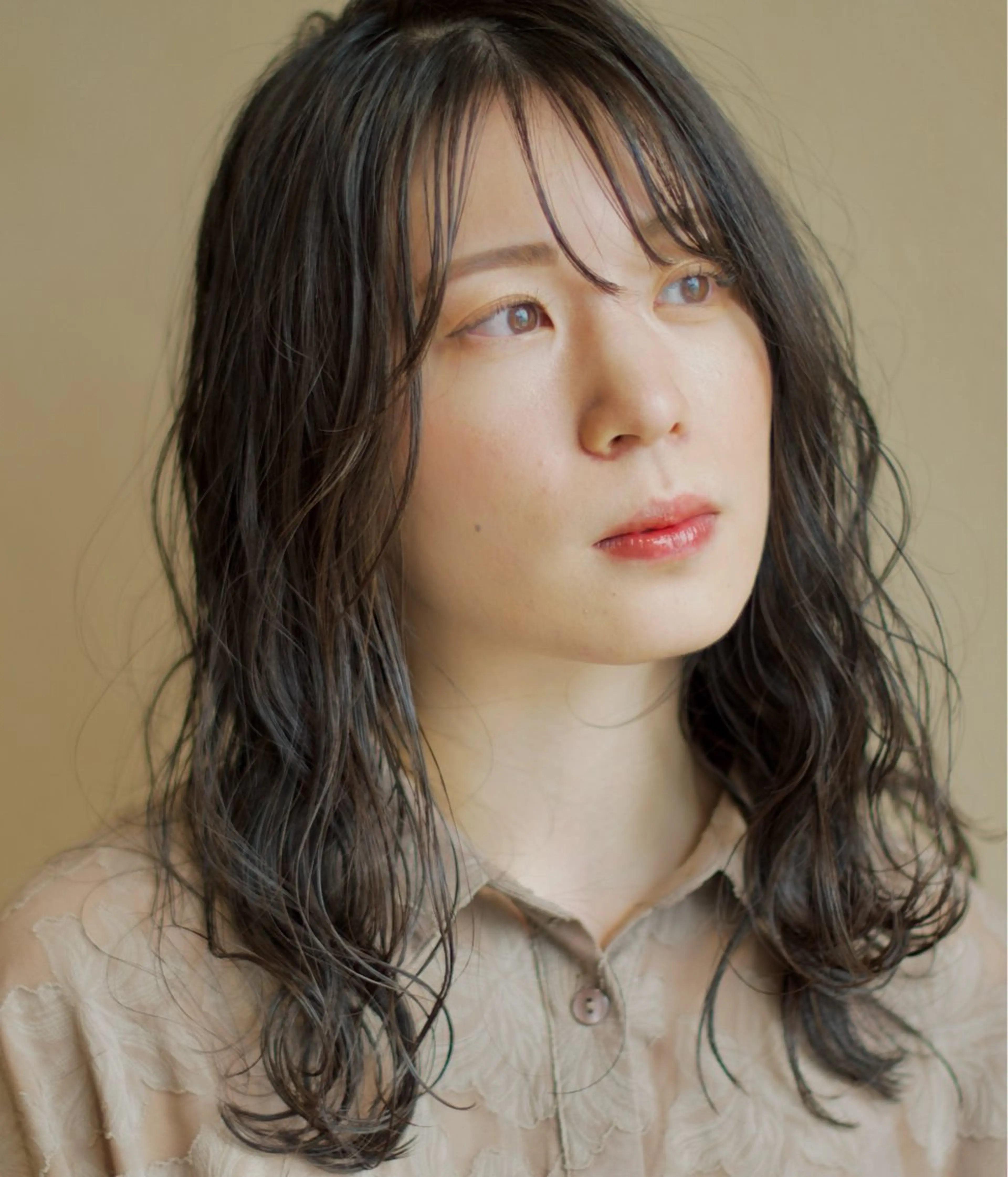 セミロング レイヤーカット ローレイヤー 高山 大樹のヘアスタイル