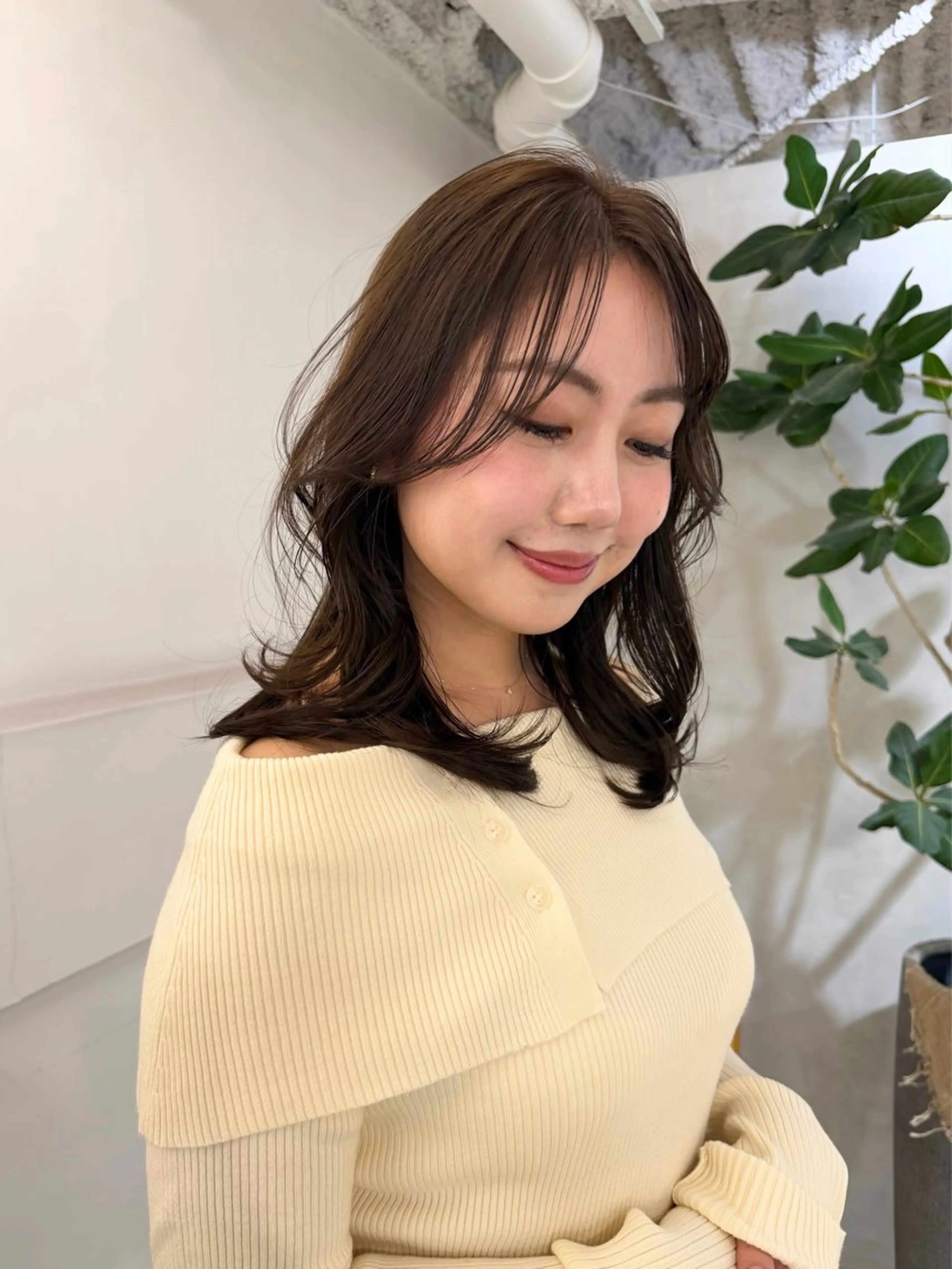 ミディアム SAKI 新宿のヘアスタイル