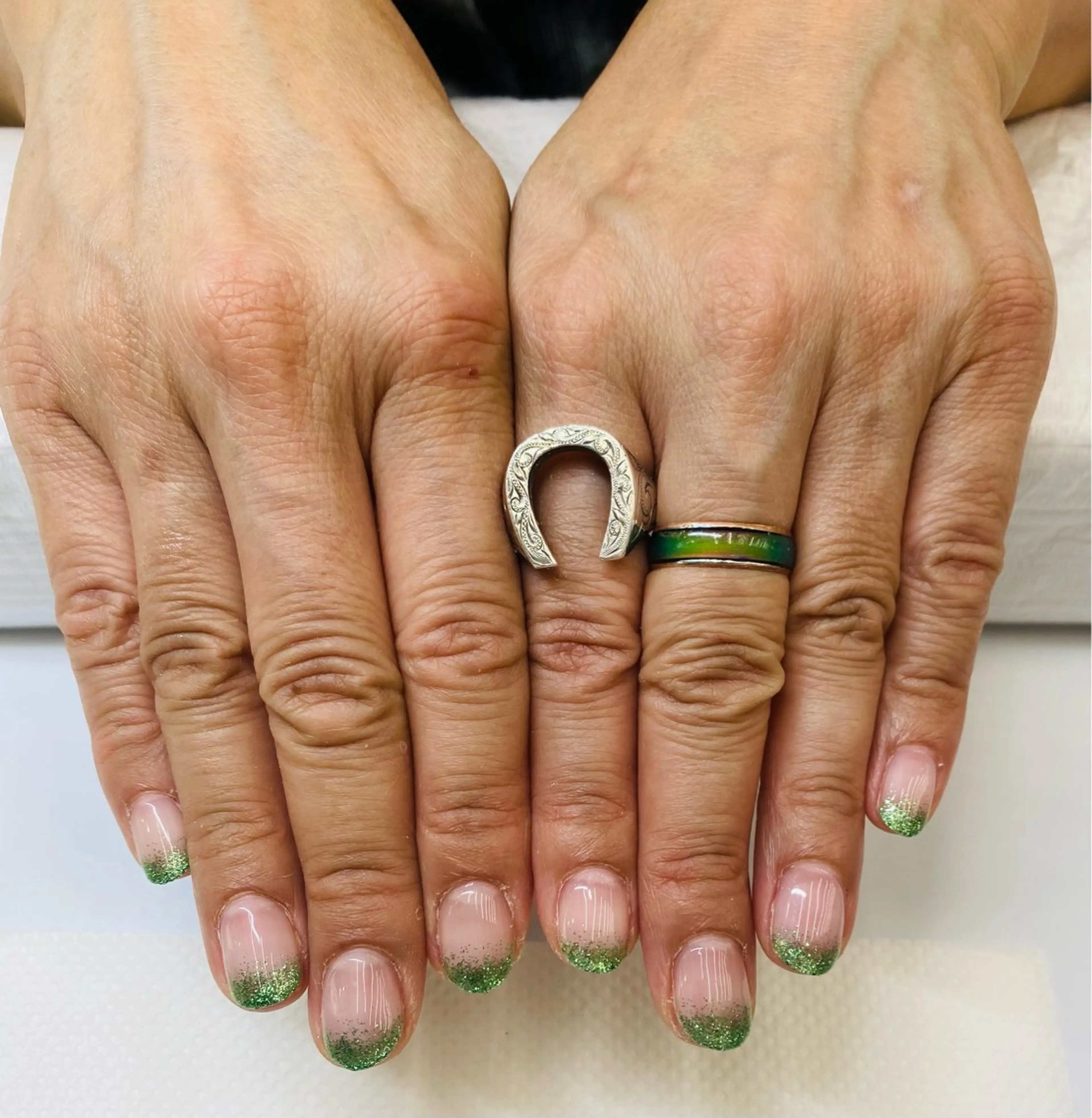 ネイル グラデーション ラメ(グリッター) ラメグラデーション MAXKELLY AIのネイルデザイン