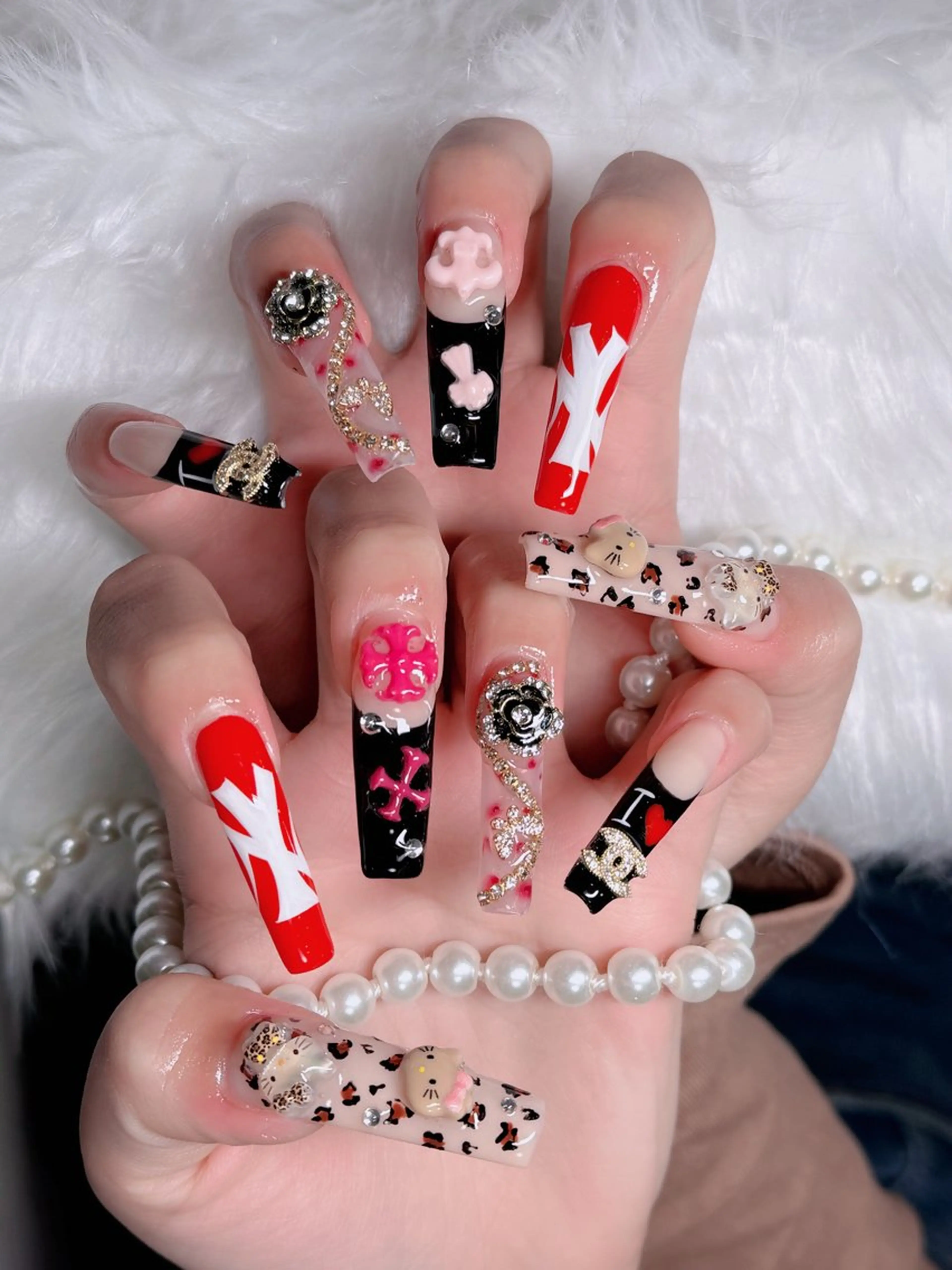 ネイル フレンチネイル ジェルネイル ハロウィン キラキラネイル 韓国ネイル H.baby Nail Salonのネイルデザイン