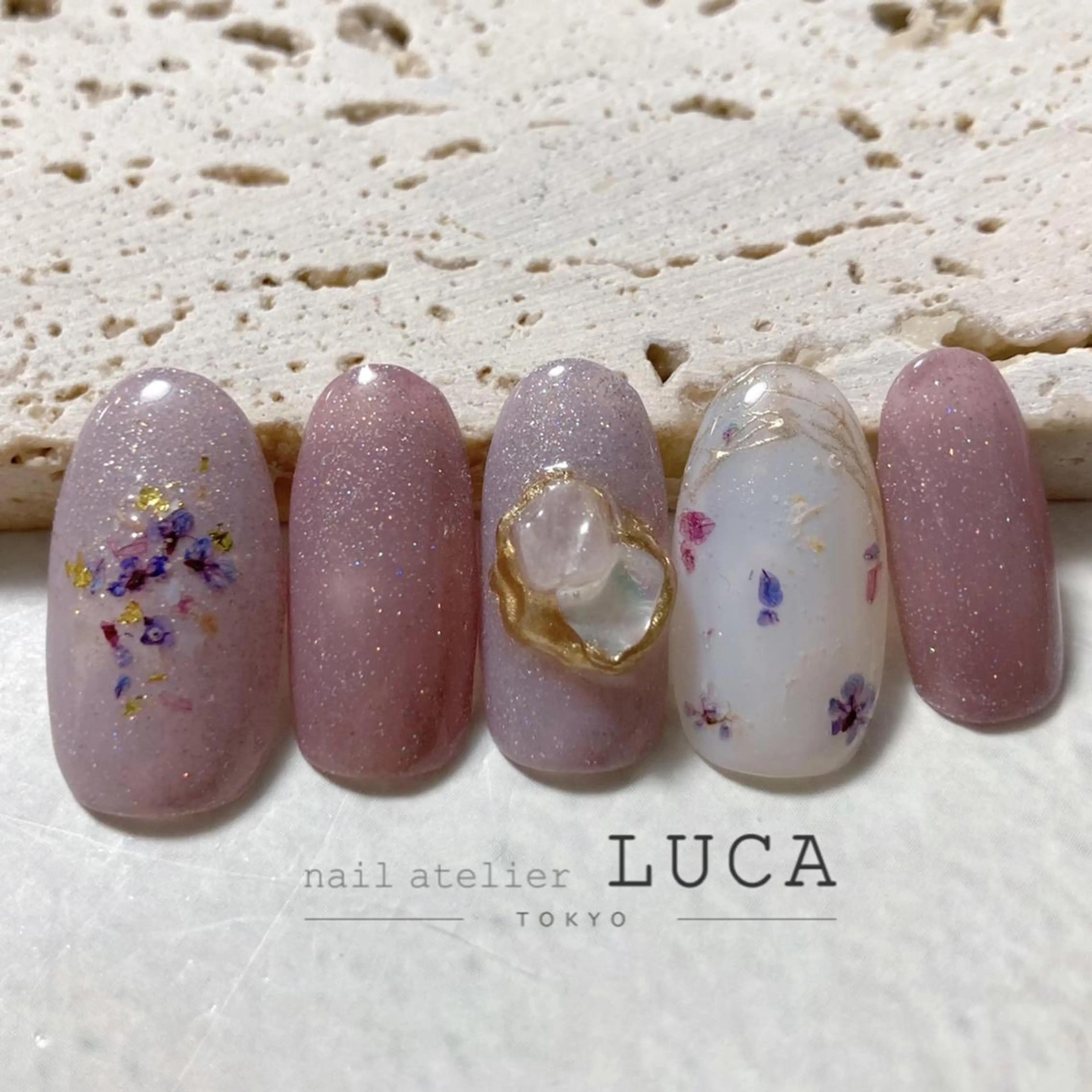 ネイル アートネイル オーロラネイル クリアネイル 長さ出し フットネイル ハンドネイル ネイルアトリエルカ スタッフのネイルデザイン