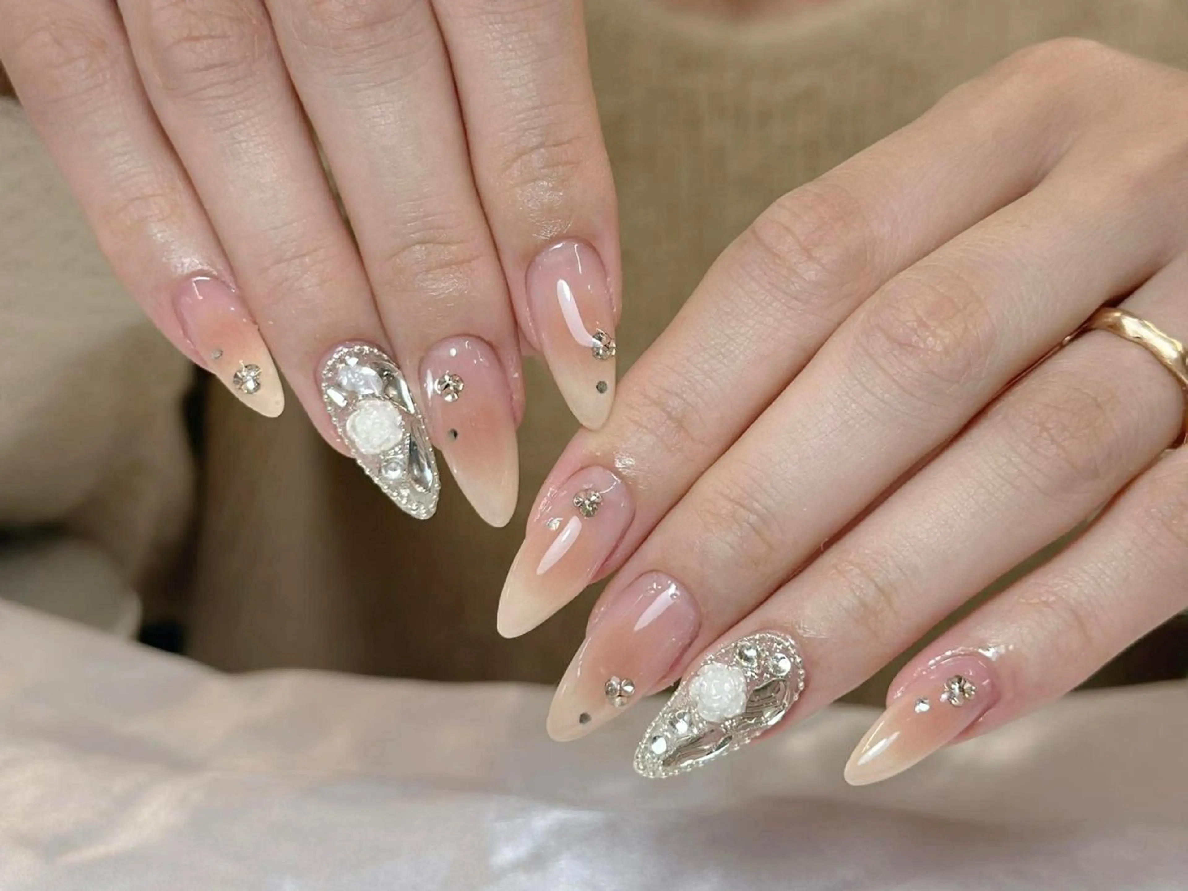 ネイル チークネイル フレンチネイル グラデーション マグネットネイル ミラーネイル ハンドネイル sorako nailのネイルデザイン