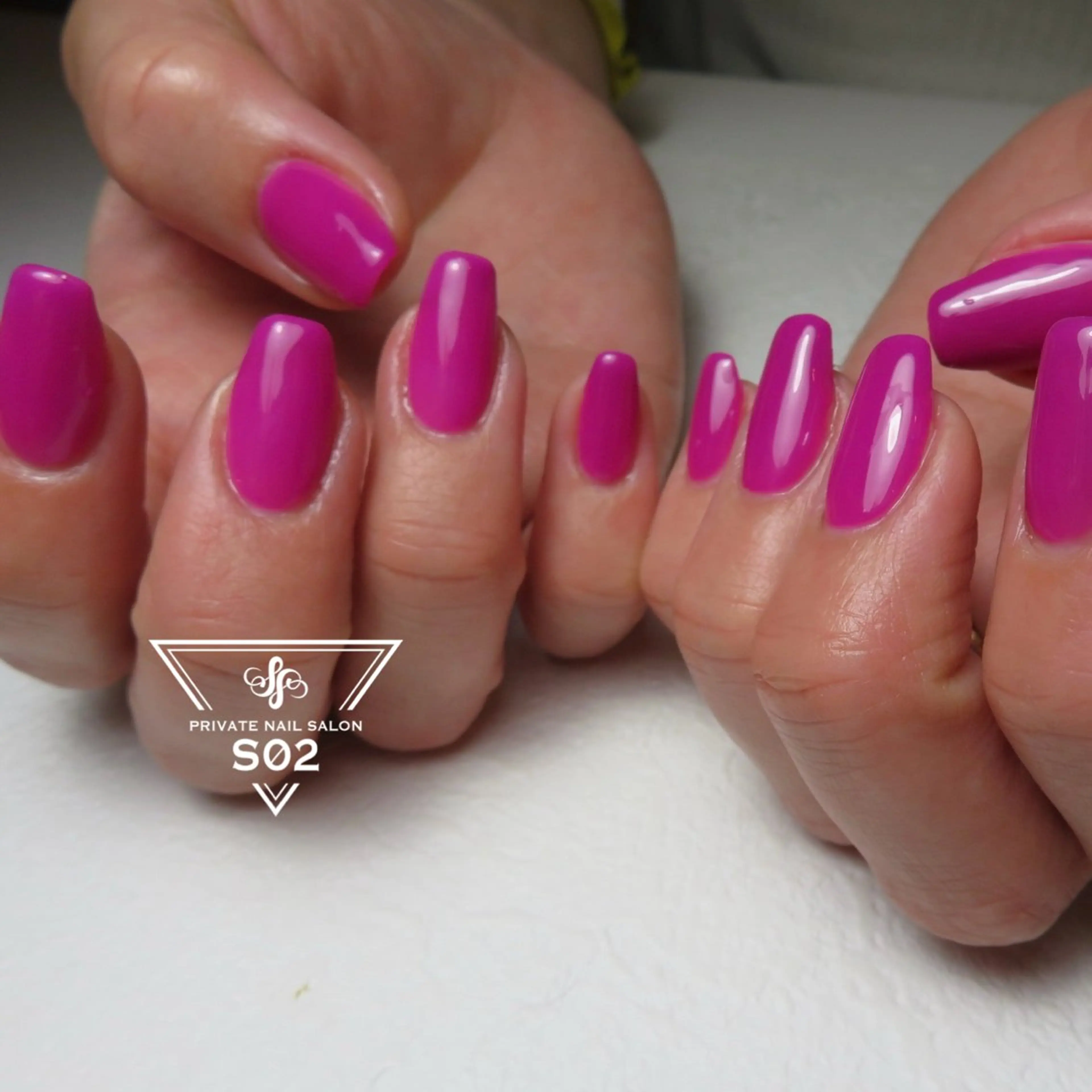 ネイル ピンク パープル スクエアネイル ハンドネイル S02 𝙲𝚑𝚒𝚎のネイルデザイン