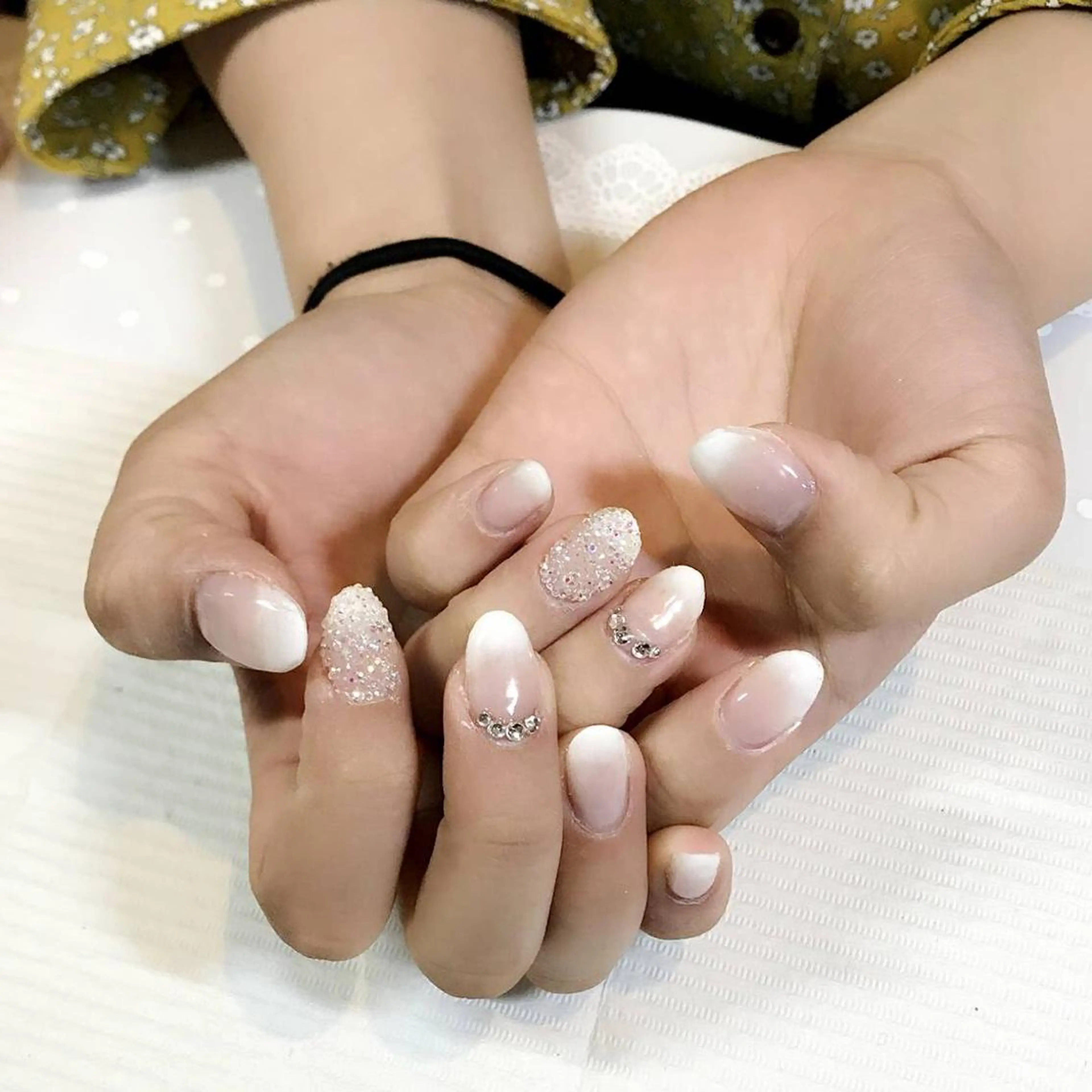 ネイル グラデーション キラキラネイル ストーンネイル milly nail （予約担当)のネイルデザイン