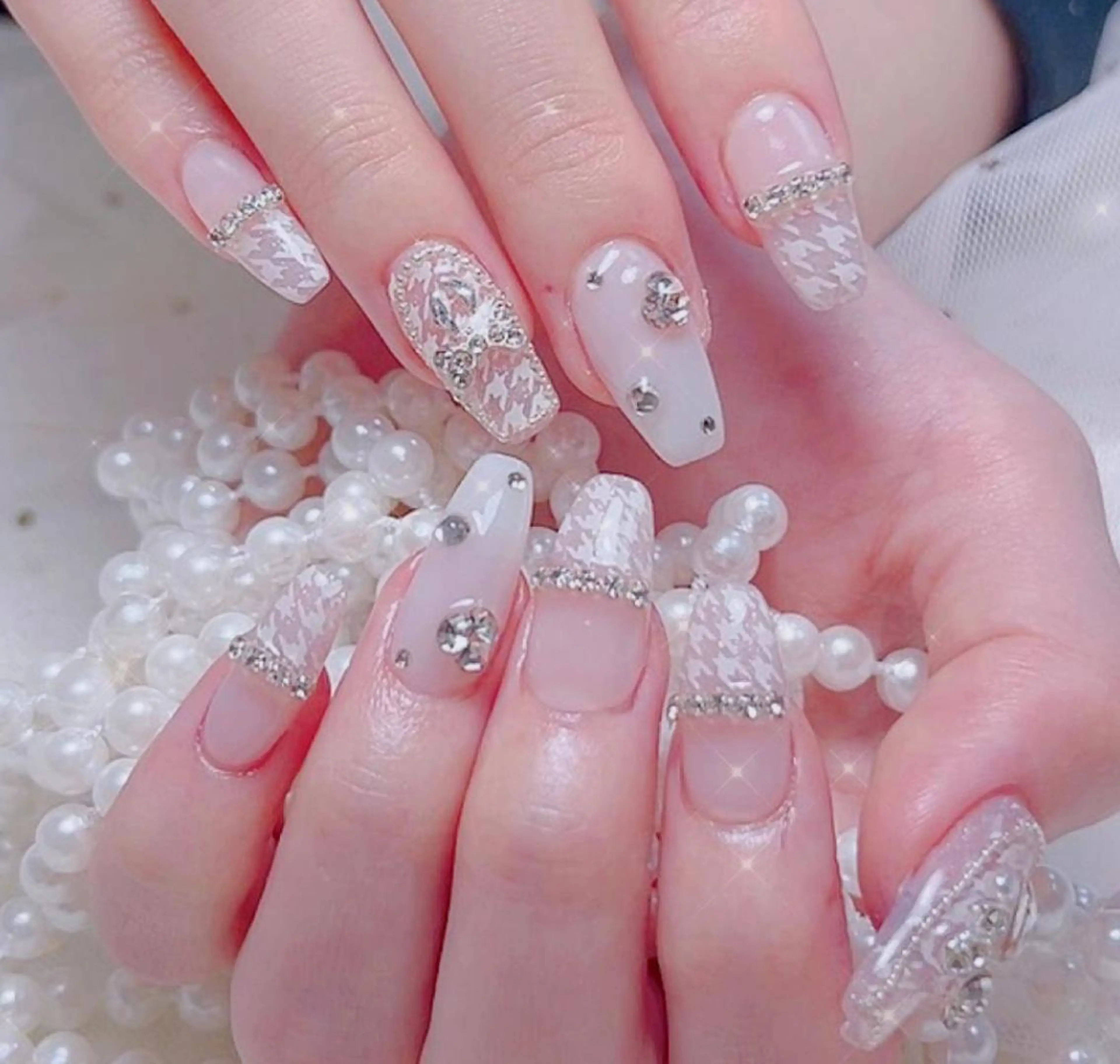 ネイル ハンドネイル 🎀まゆ 🪽🐾のネイルデザイン